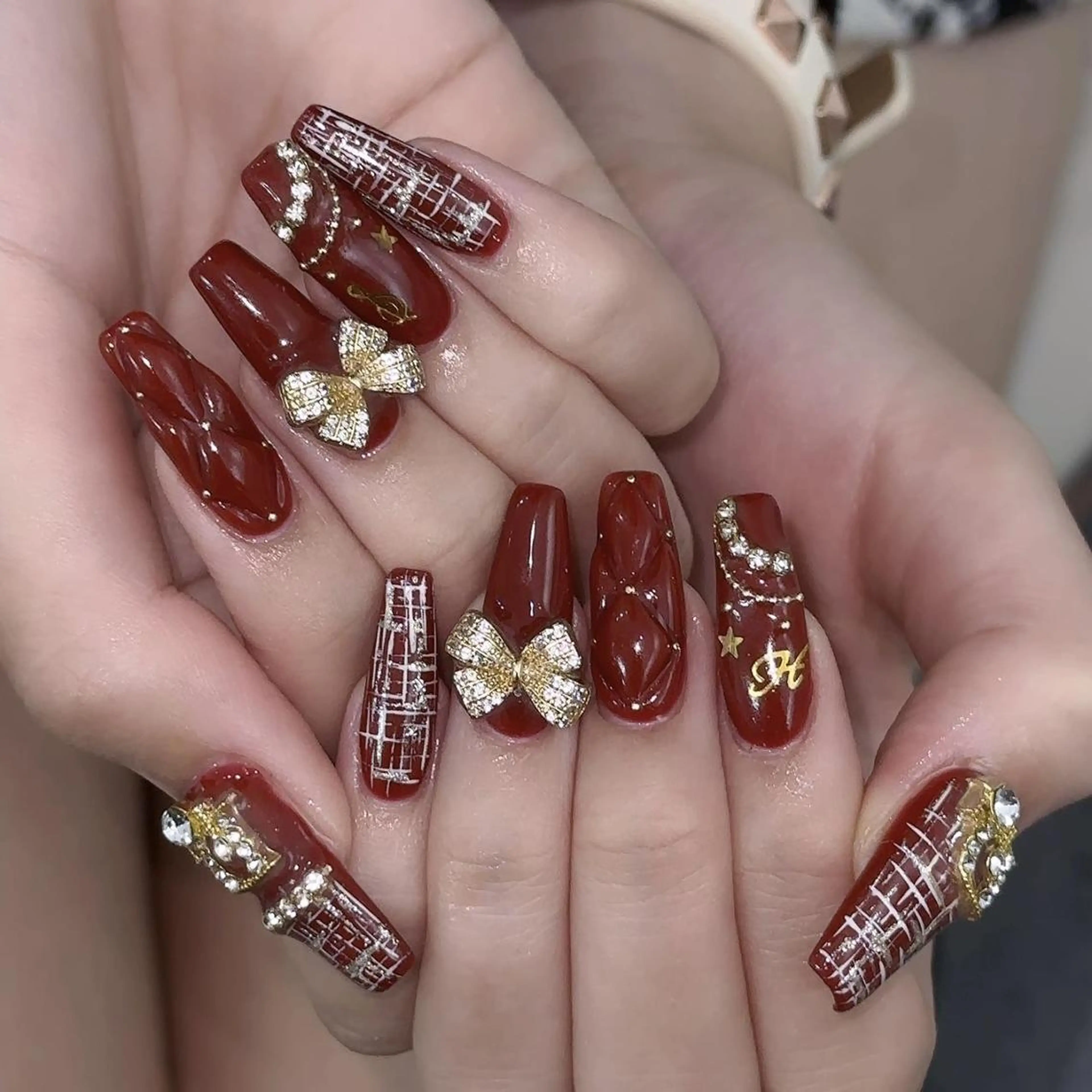 ネイル ハンドネイル Queens テイのネイルデザイン