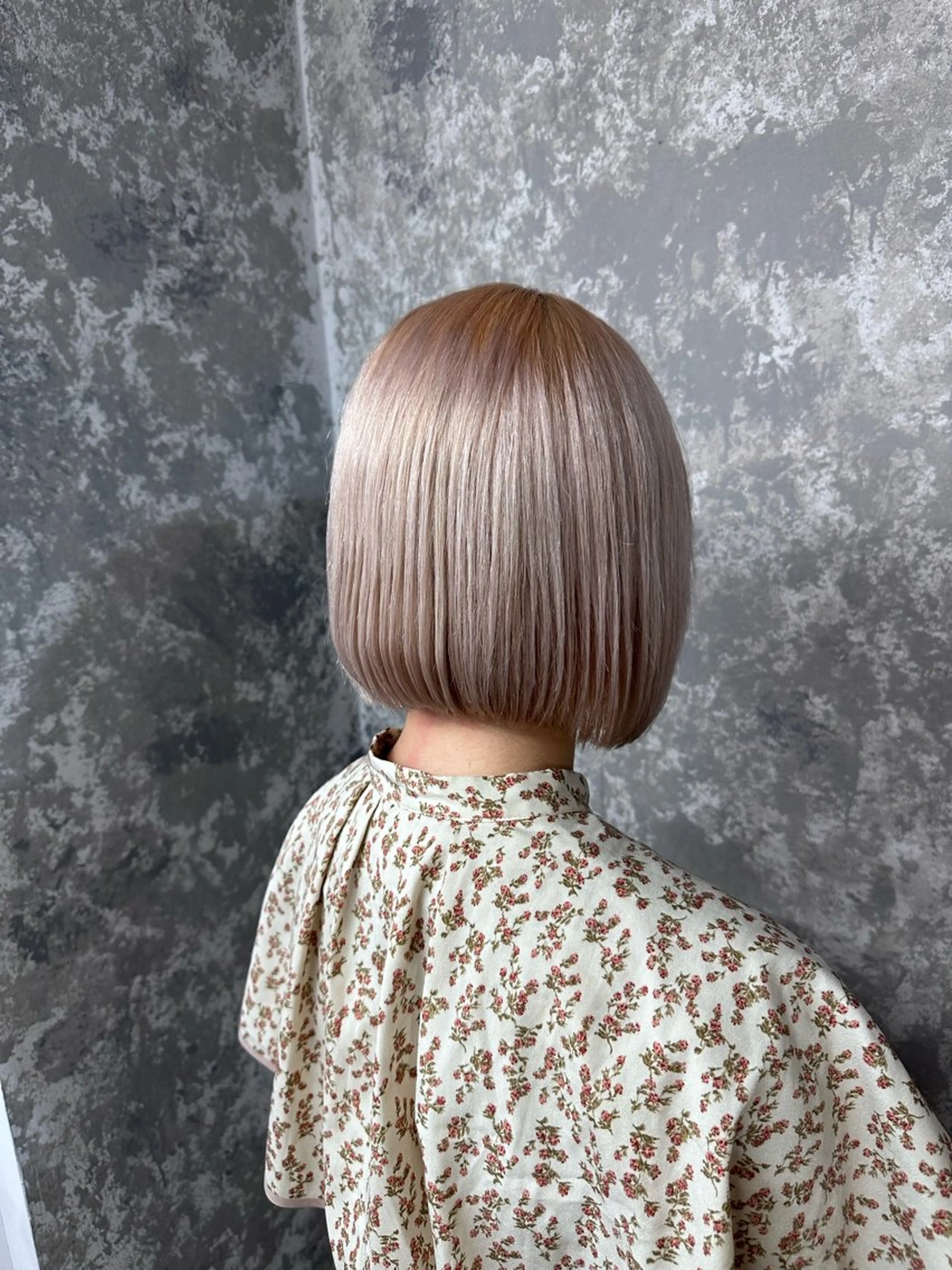 ショート カラー 🩵つなぎショート✨ パーマスタイル みくのヘアスタイル