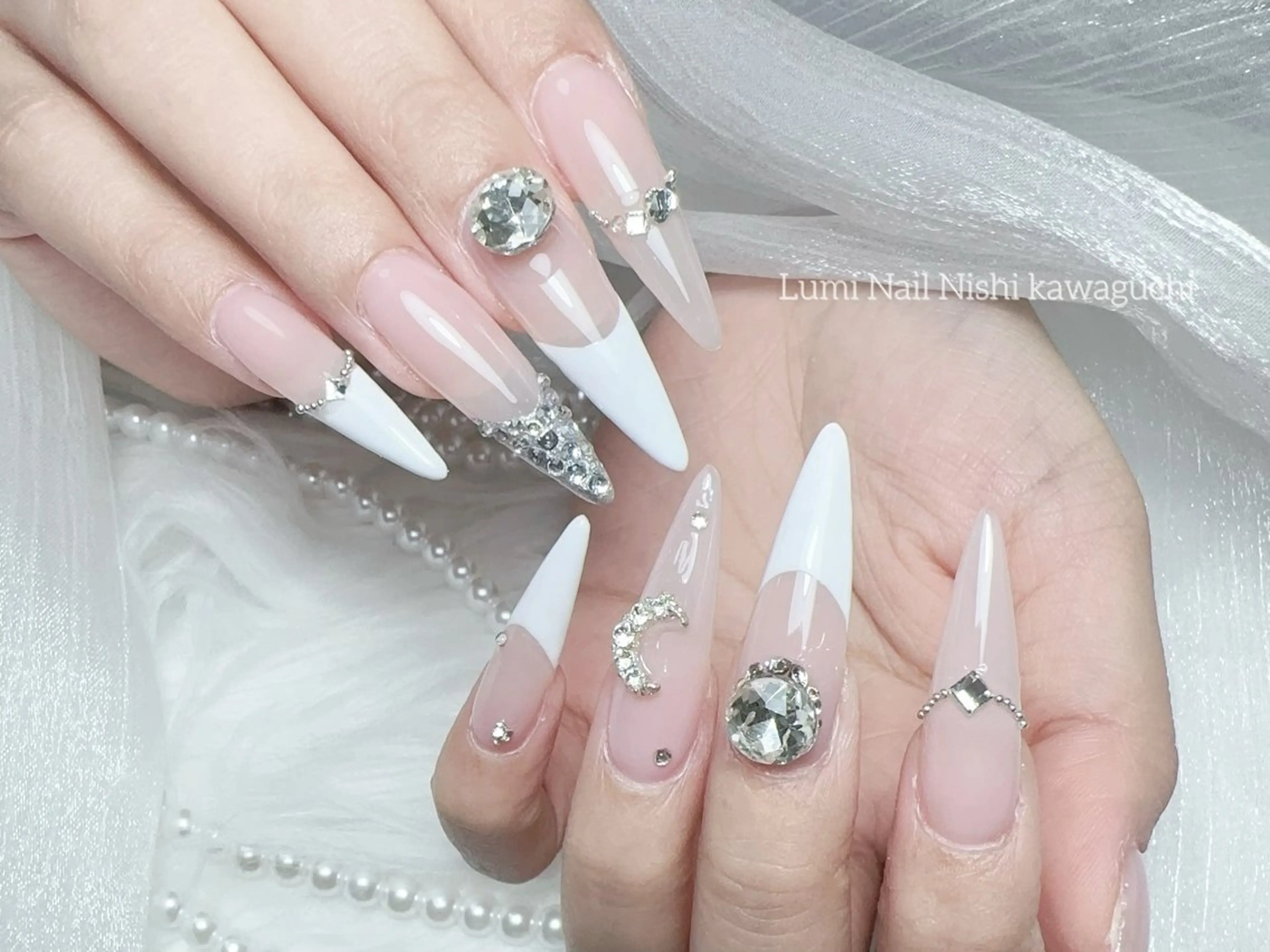 ネイル フットネイル ジェルネイル キラキラネイル オフィスネイル ピンク ハンドネイル Lumiネイルサロン所属・Lumi Nail Salonのネイルデザイン