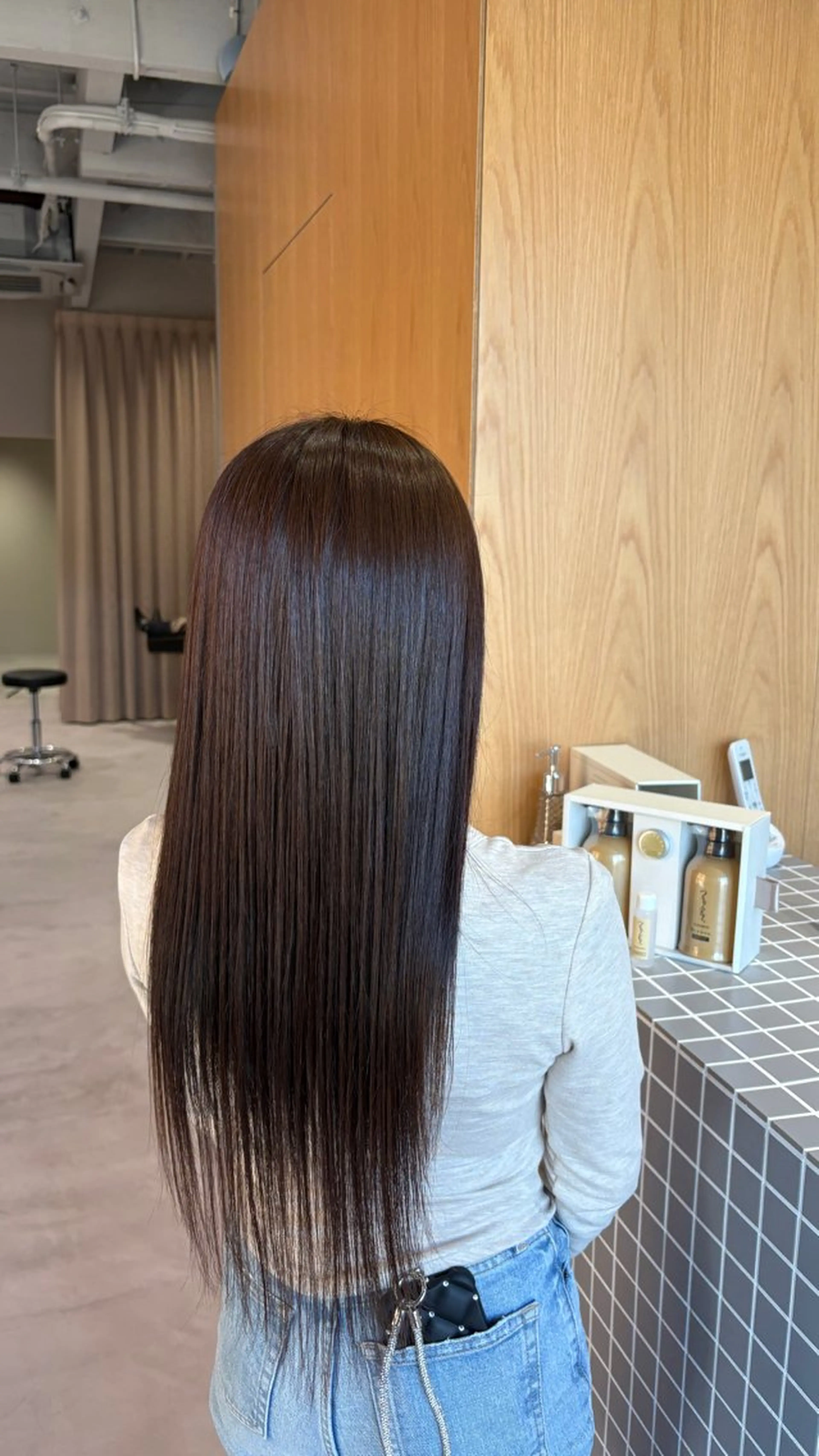 ロング ヘアカラー 井山 葵のヘアスタイル