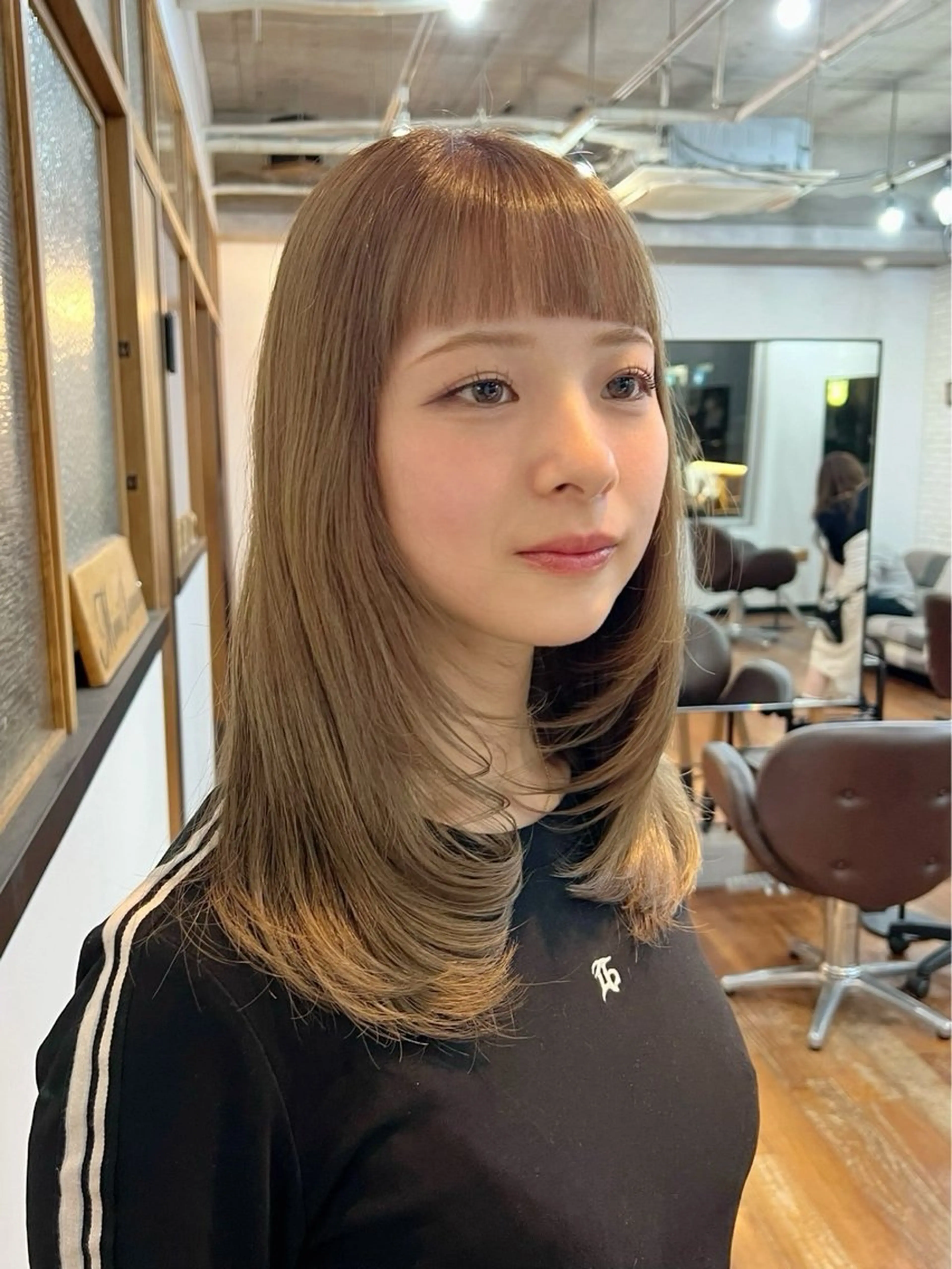 ミディアム カット 山田 心愛のヘアスタイル