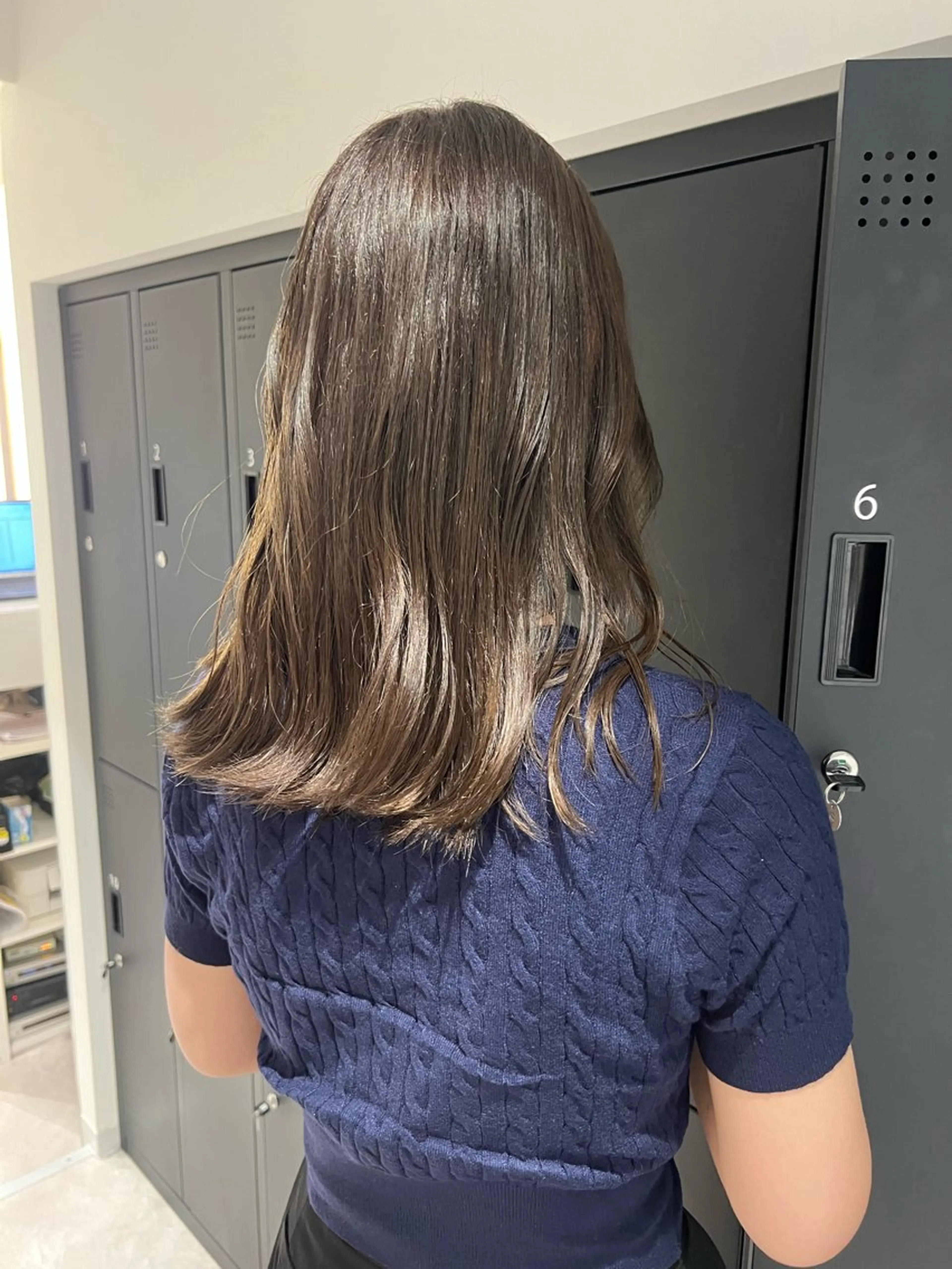 ミディアム カラー ヘアアレンジ ベージュカラー グレージュ カット ヘアカラー トリートメント 暗髪カラー🫐パーマ おくだりんかのヘアスタイル