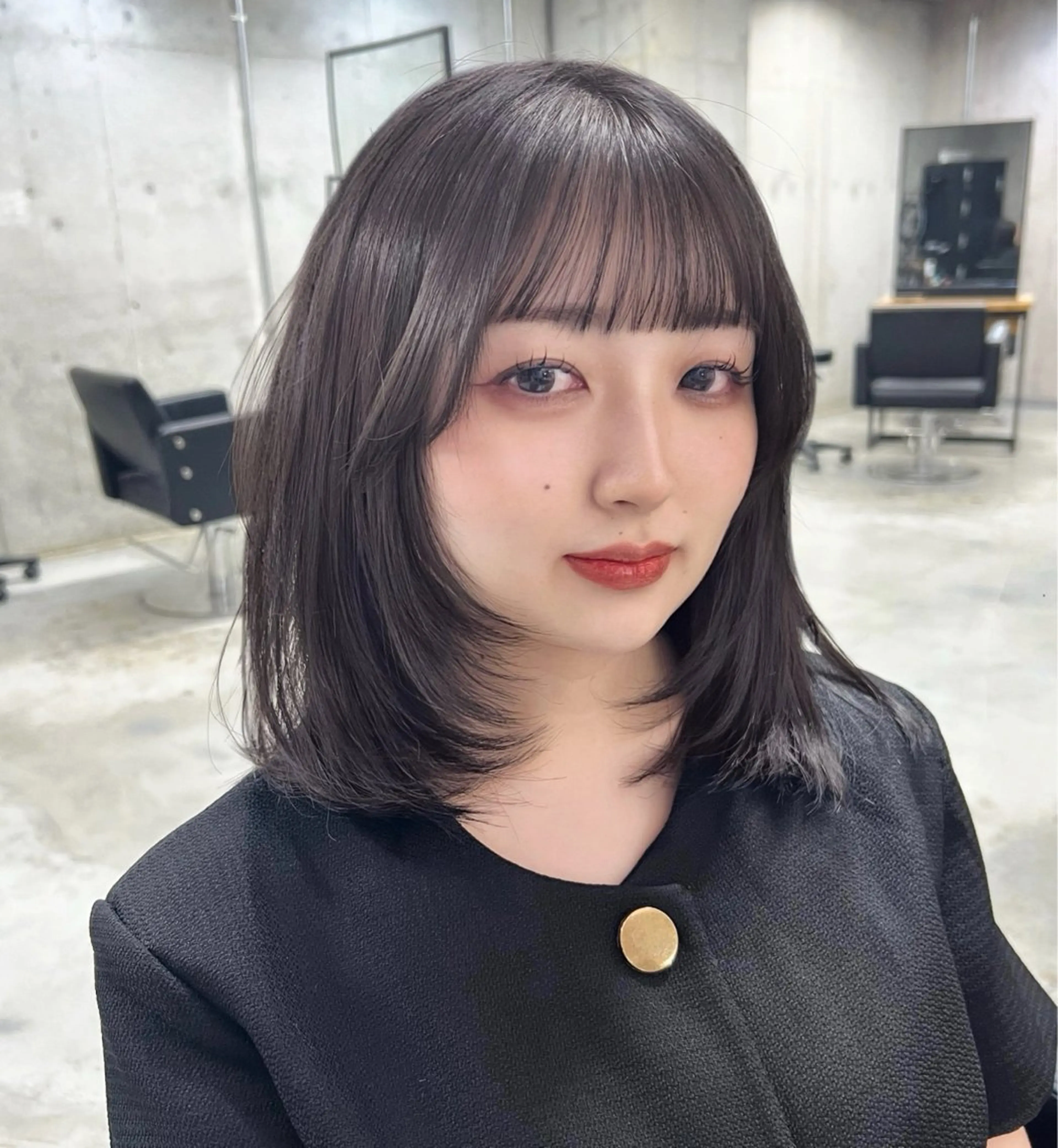 ミディアム 顔まわりレイヤー 顔周りカット レイヤーカット 小顔カット カット ヘアカラー lafit kaede/韓国ヘアのヘアスタイル