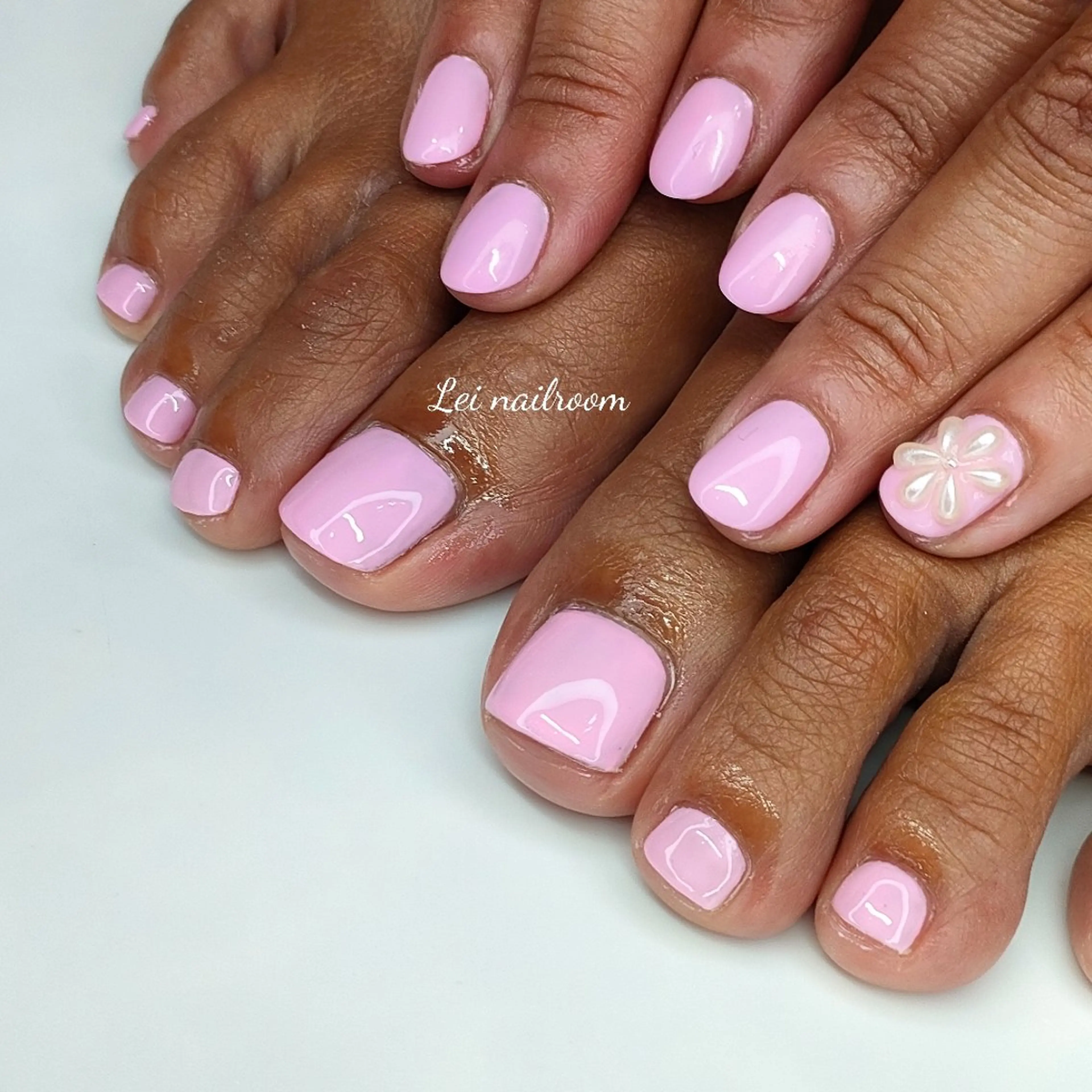 ネイル フットネイル パステルネイル ピンク lei🌼 nailroomのネイルデザイン