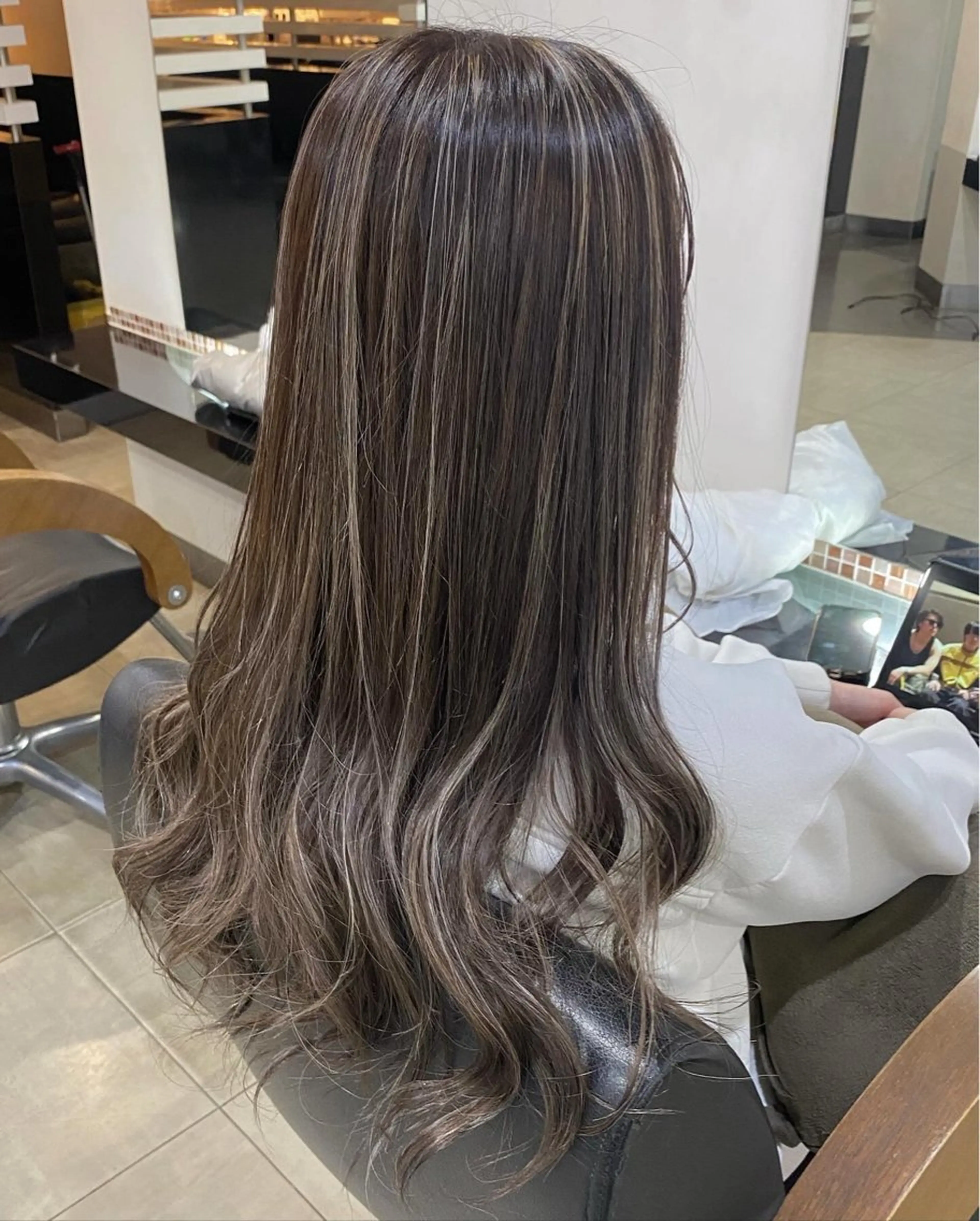 ロング カラー ヘアアレンジ ハイライトカラー ハイライト 烏山 達也のヘアスタイル