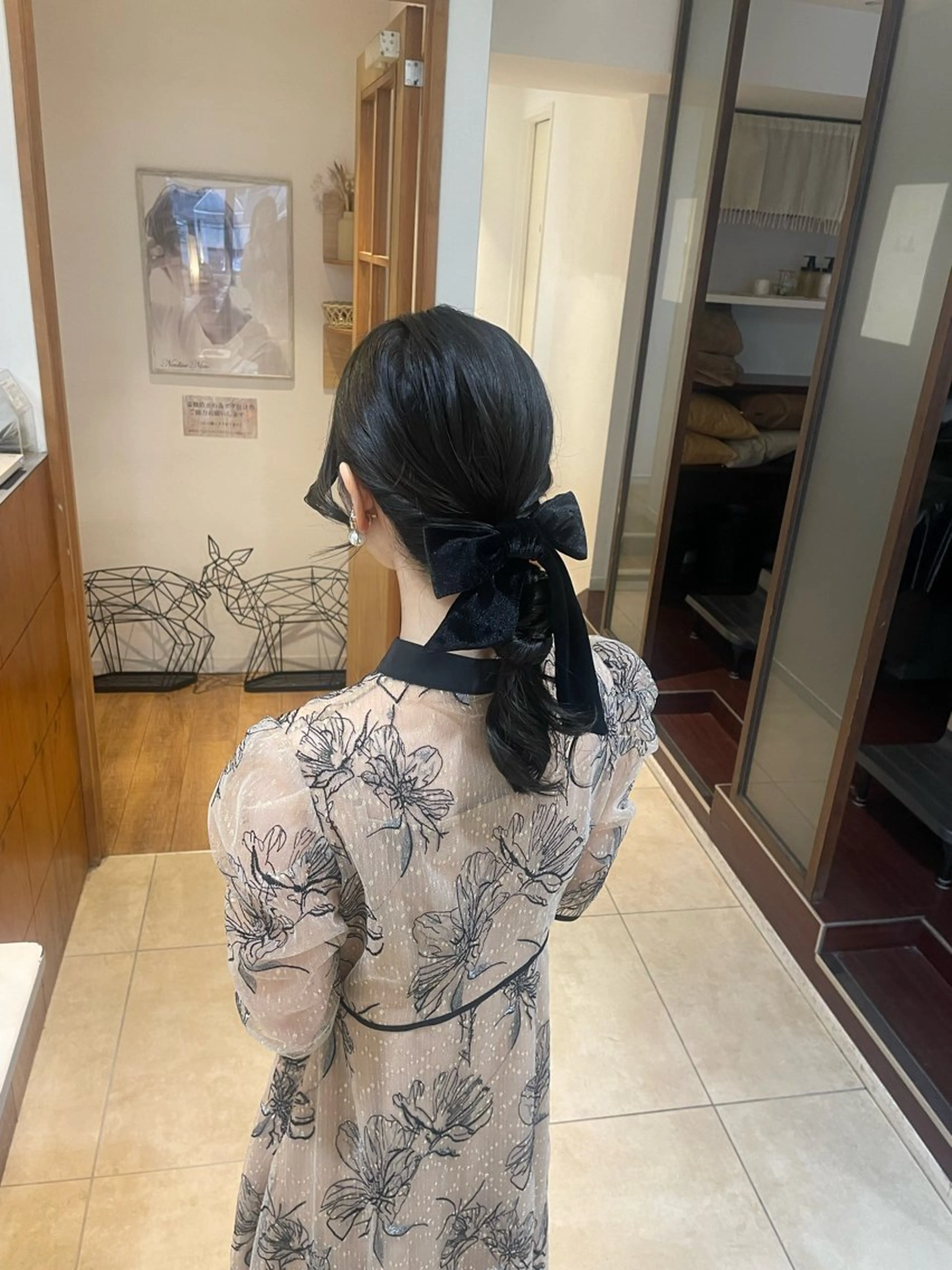 ミディアム ヘアセット 秋元 佳乃のヘアスタイル