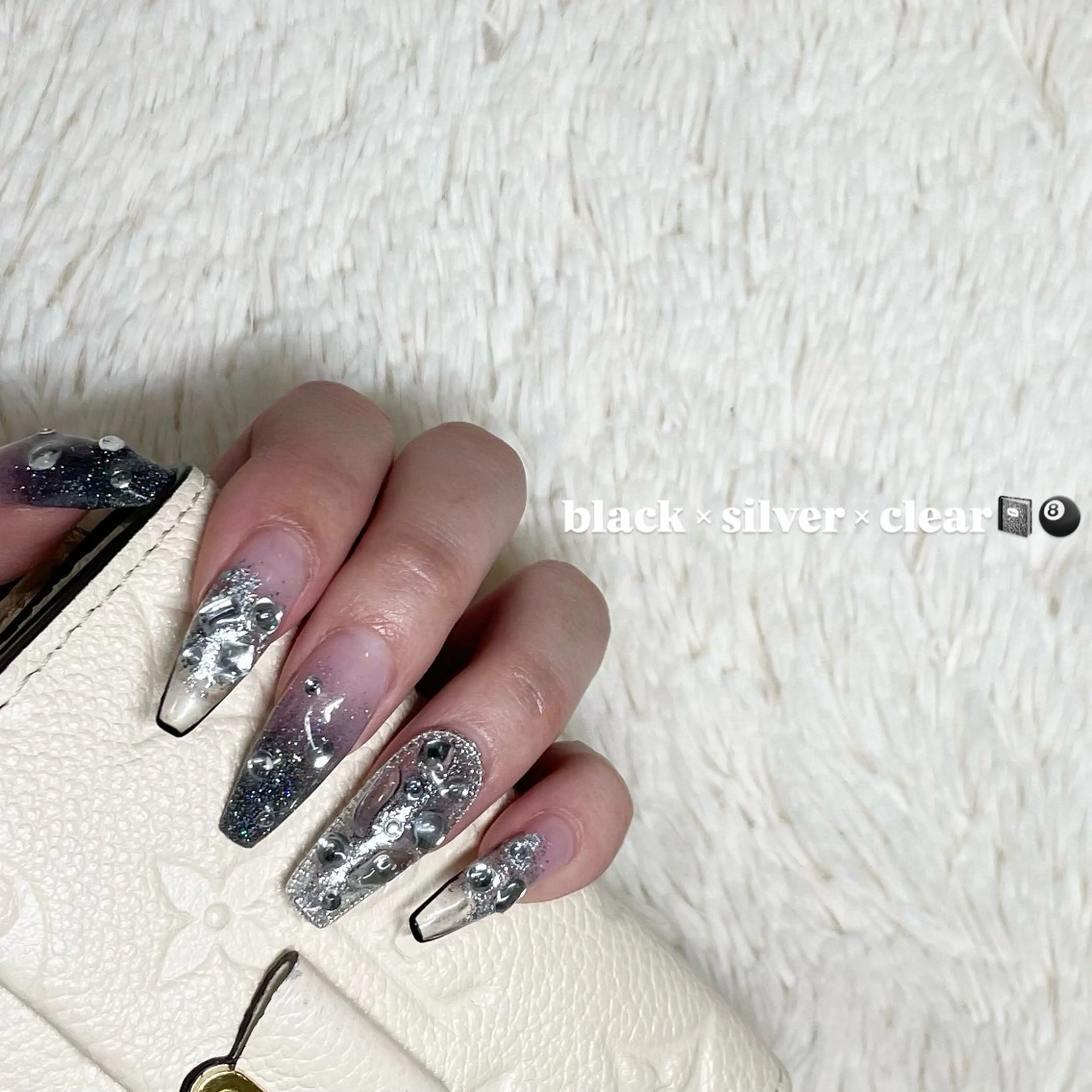 ネイル クリアネイル 持ち込み シルバー ハンドネイル 🦋 Rina🦋のネイルデザイン