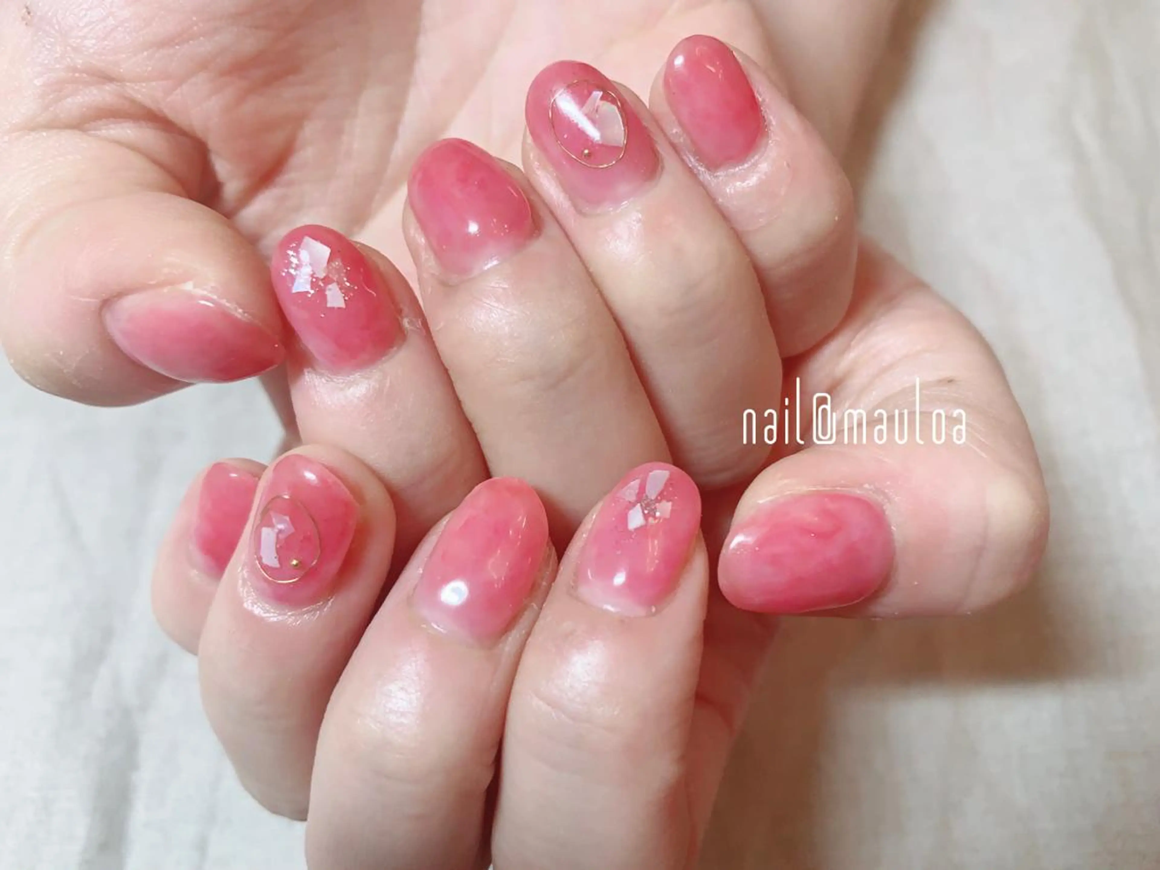 ネイル ラメ(グリッター) ニュアンスネイル 赤色 pipi ..のネイルデザイン