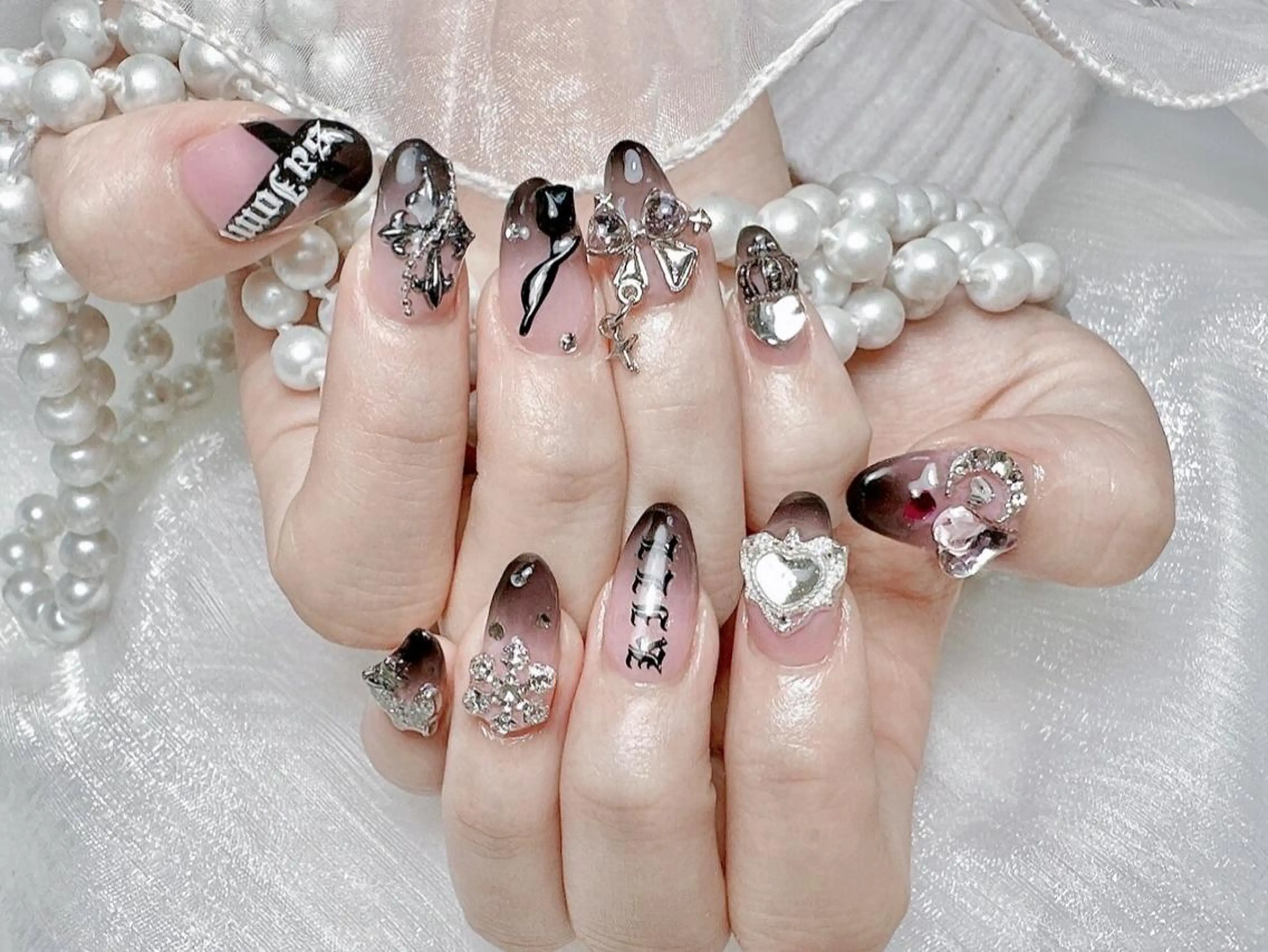 ネイル Aurum nailのネイルデザイン