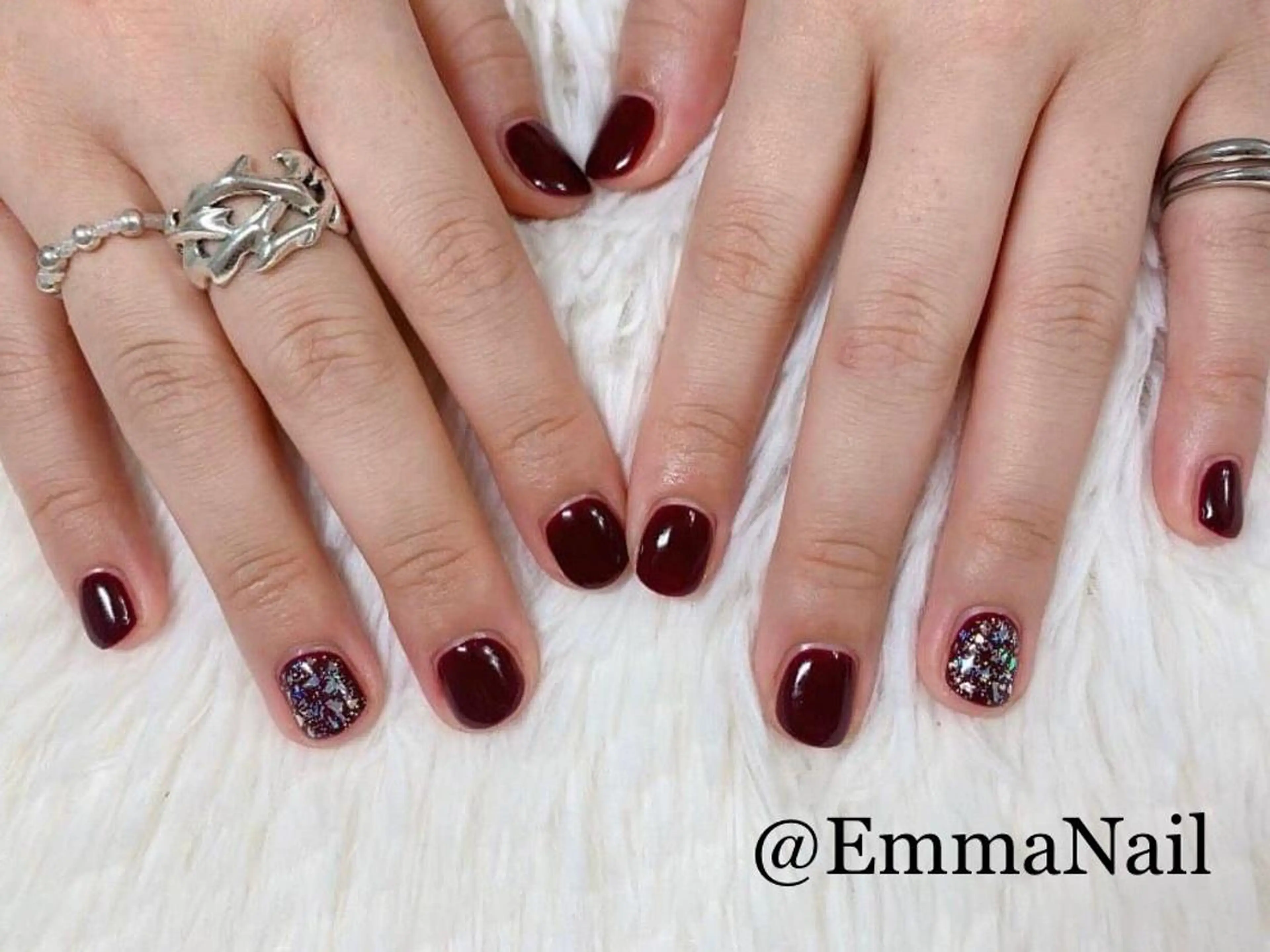 ネイル ボルドー ジェルネイル キラキラネイル ハンドネイル salon EM&A emiのネイルデザイン