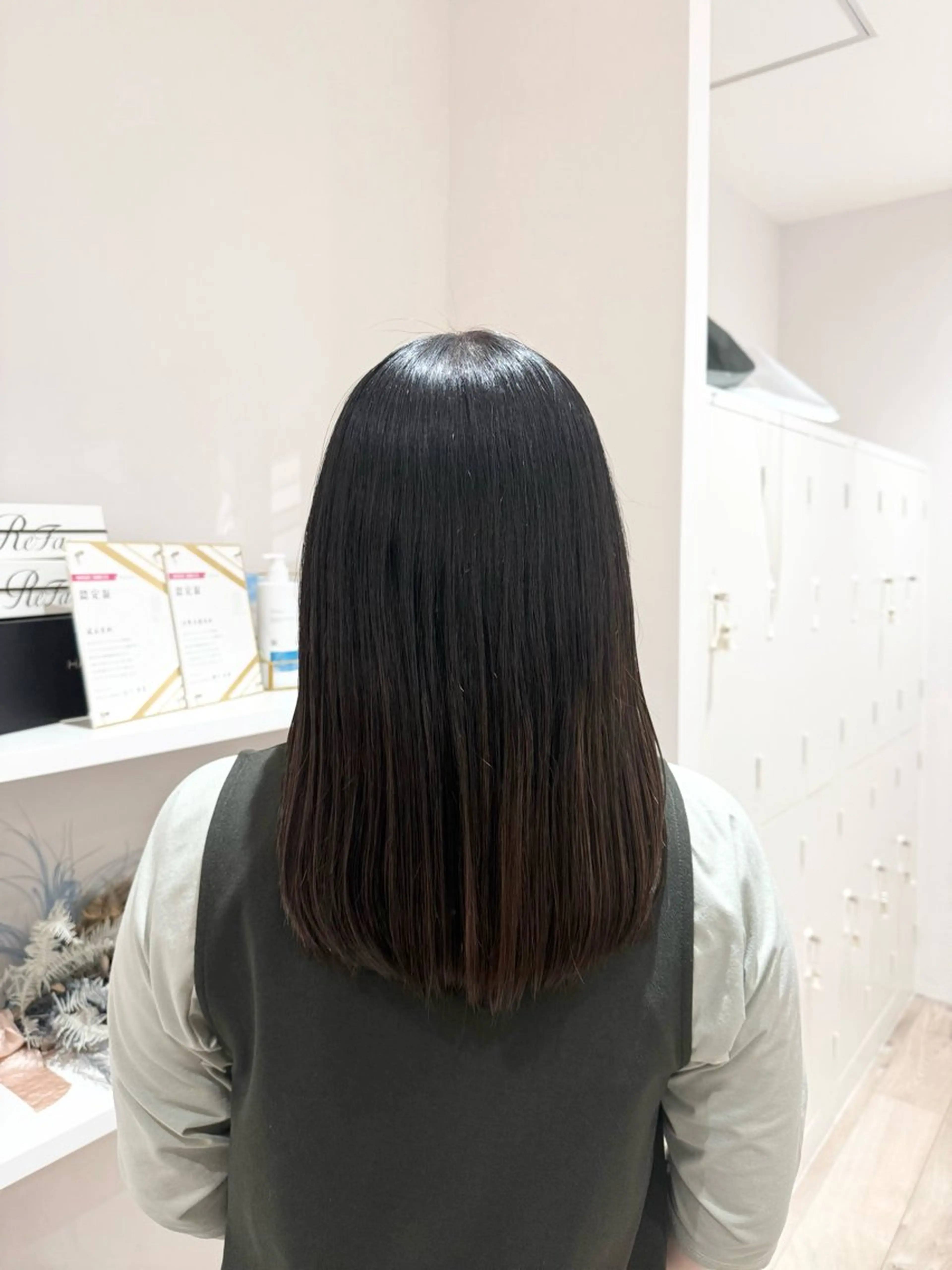 セミロング RosierBlue 工藤のヘアスタイル