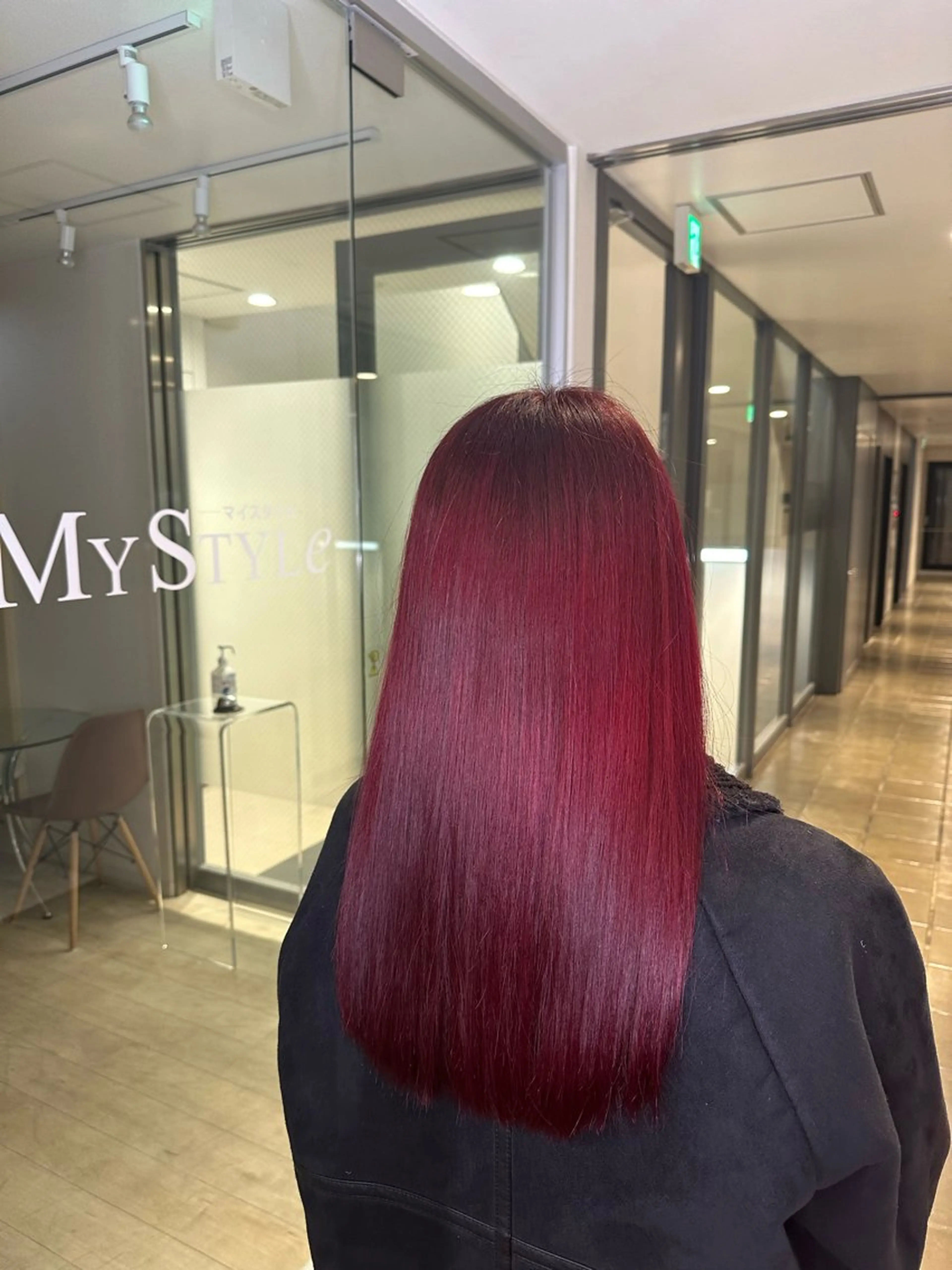 カラー 奥田 星来のヘアスタイル