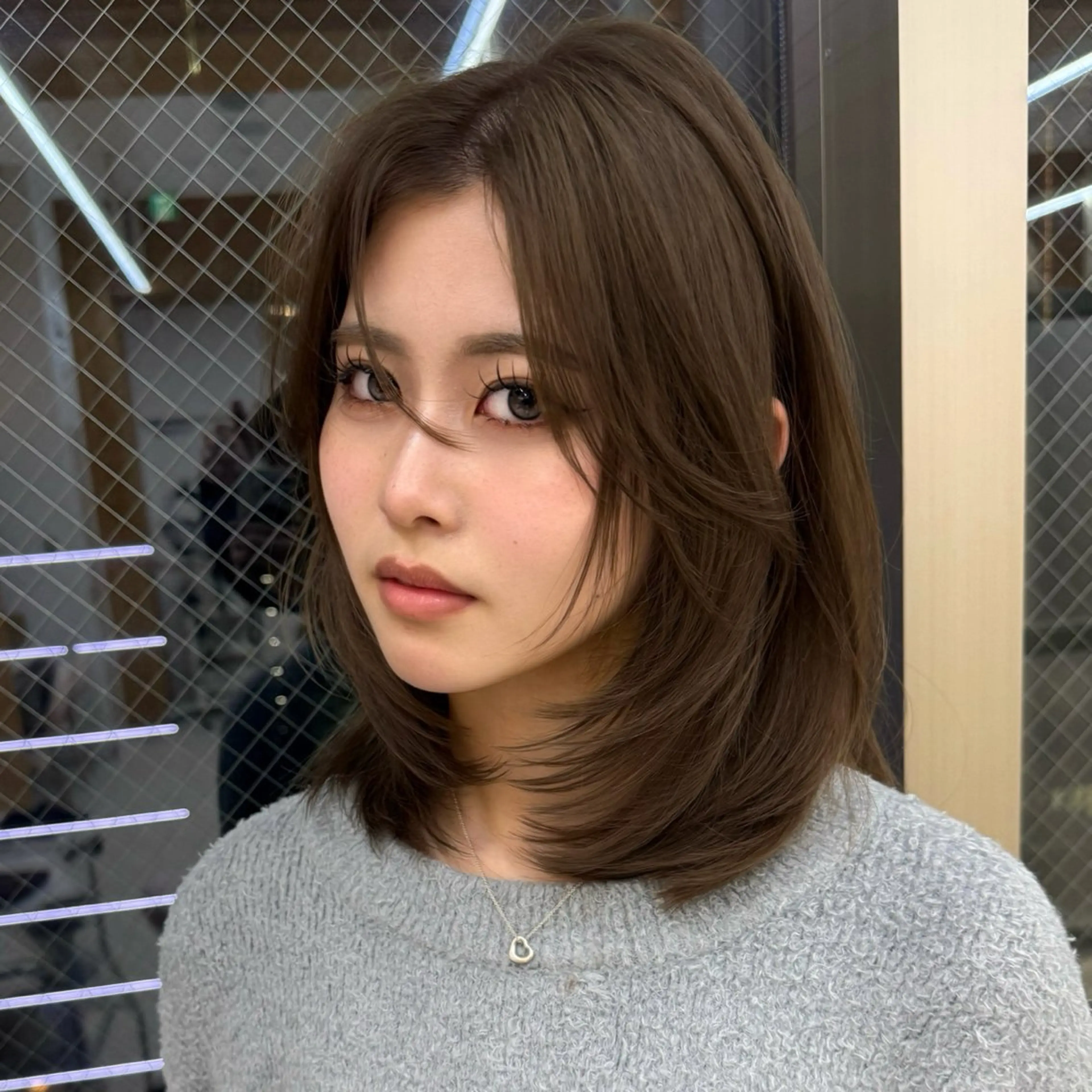 ミディアム カラー カット ヘアカラー トリートメント 似合わせレイヤー/ 透明感カラーのヘアスタイル