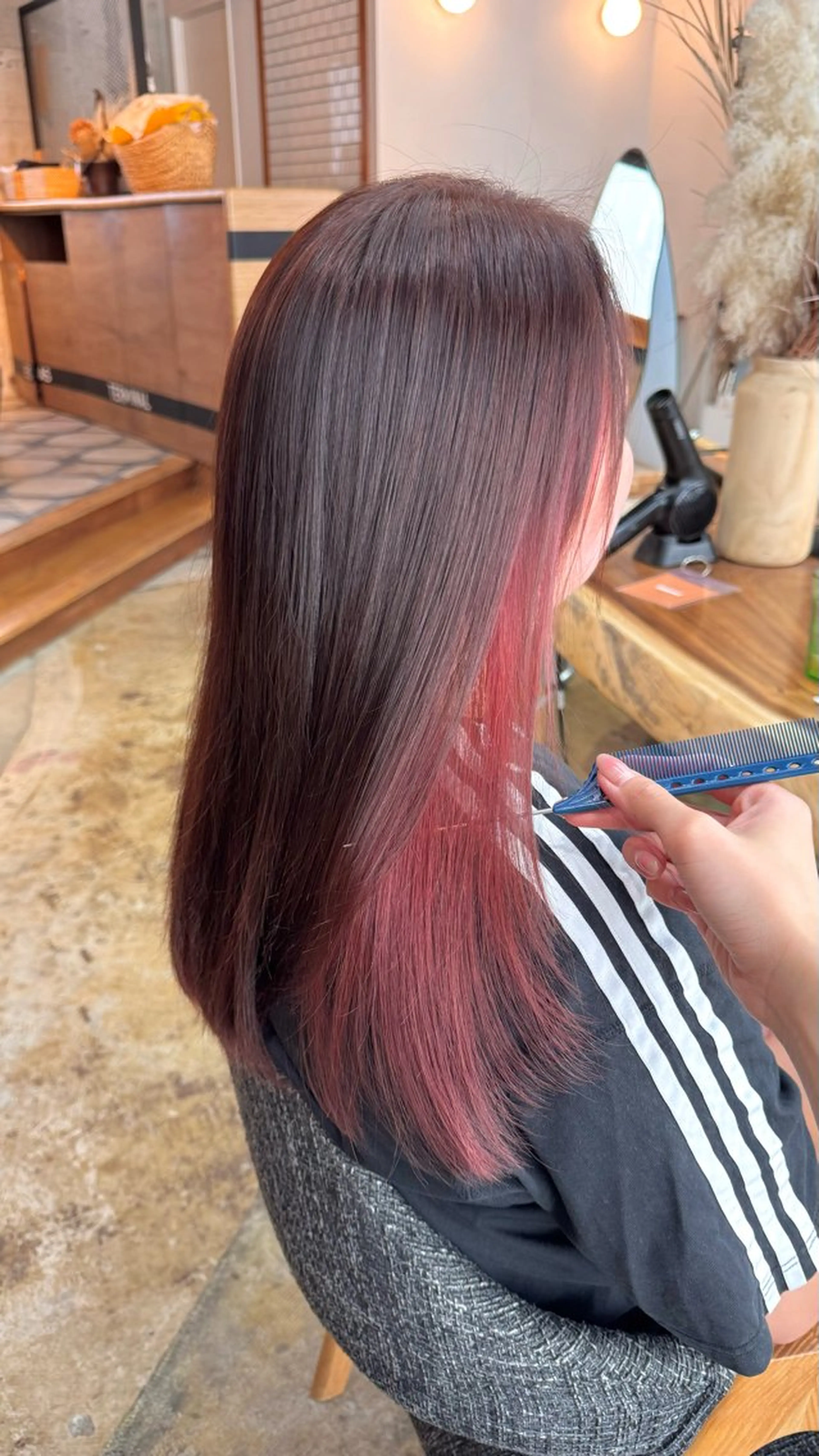 セミロング カラー ブリーチ ブラウンカラー ブリーチなしカラー ピンクカラー ピンクブラウン ヘアカラー トリートメント MAUVE MIYUのヘアスタイル