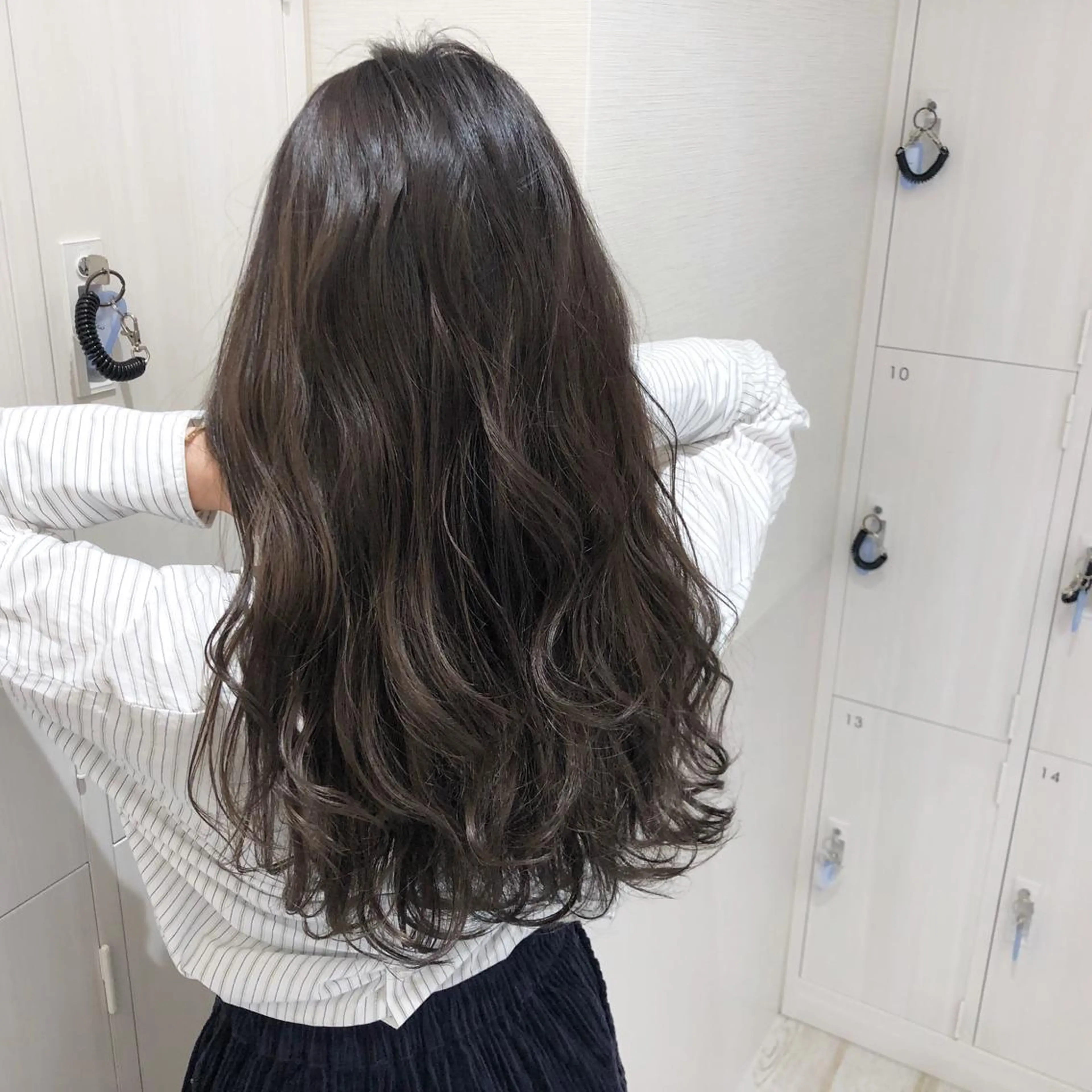 カラー 三鷹で1番ショート ボブをカットする新谷のヘアスタイル