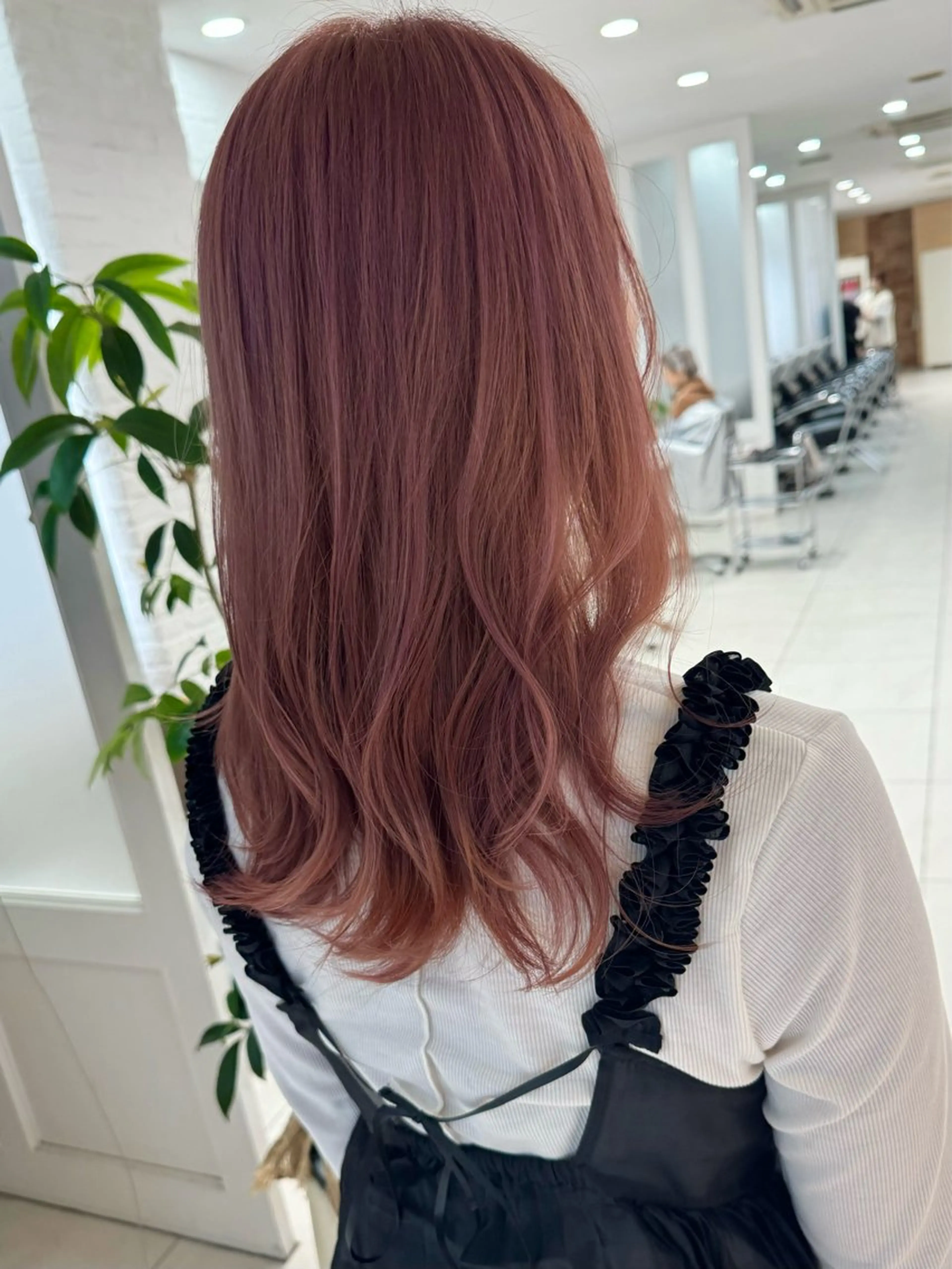 ロング ヘアカラー 米津 優花のヘアスタイル