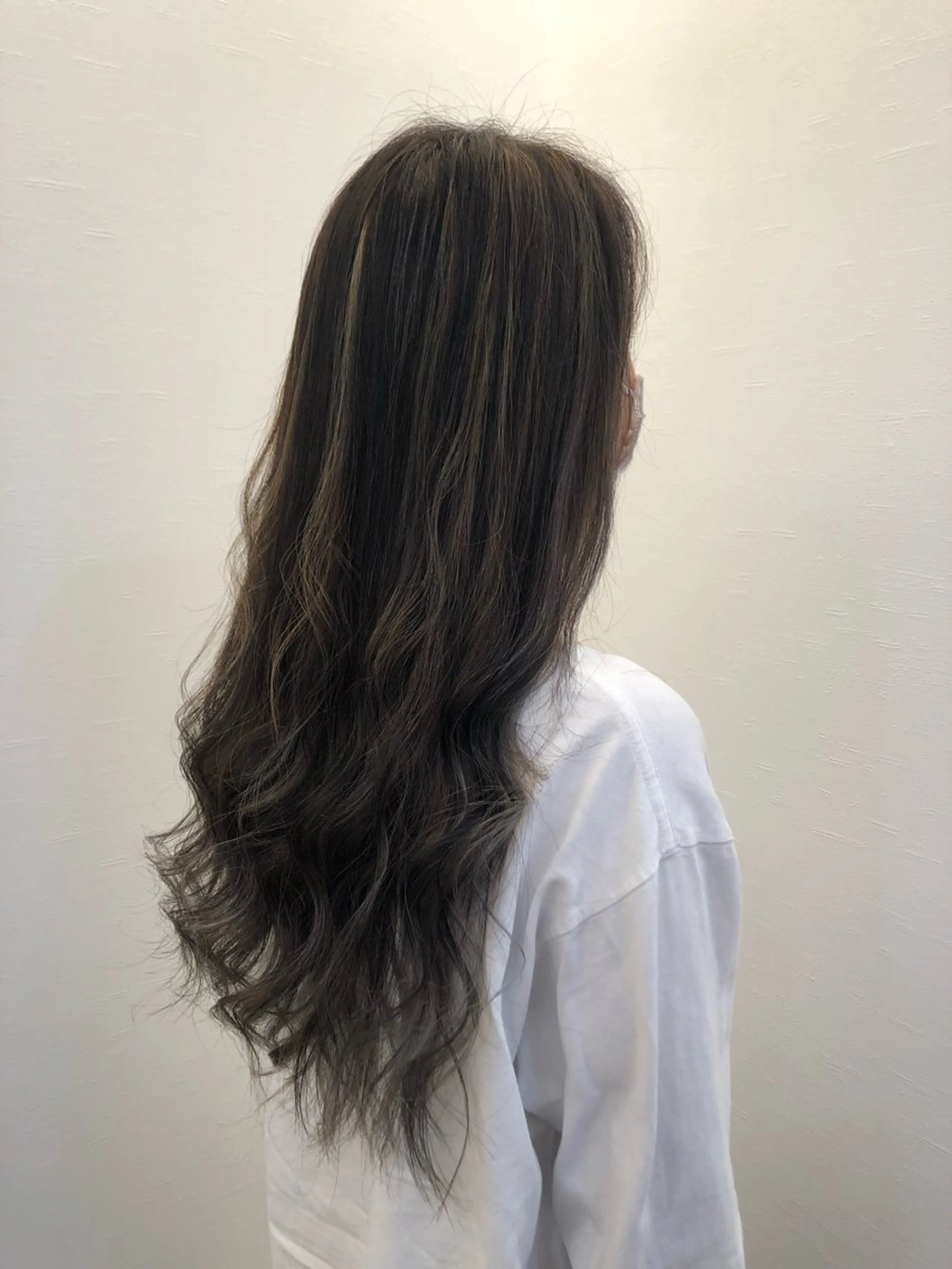 カラー ツノガイ エリのヘアスタイル