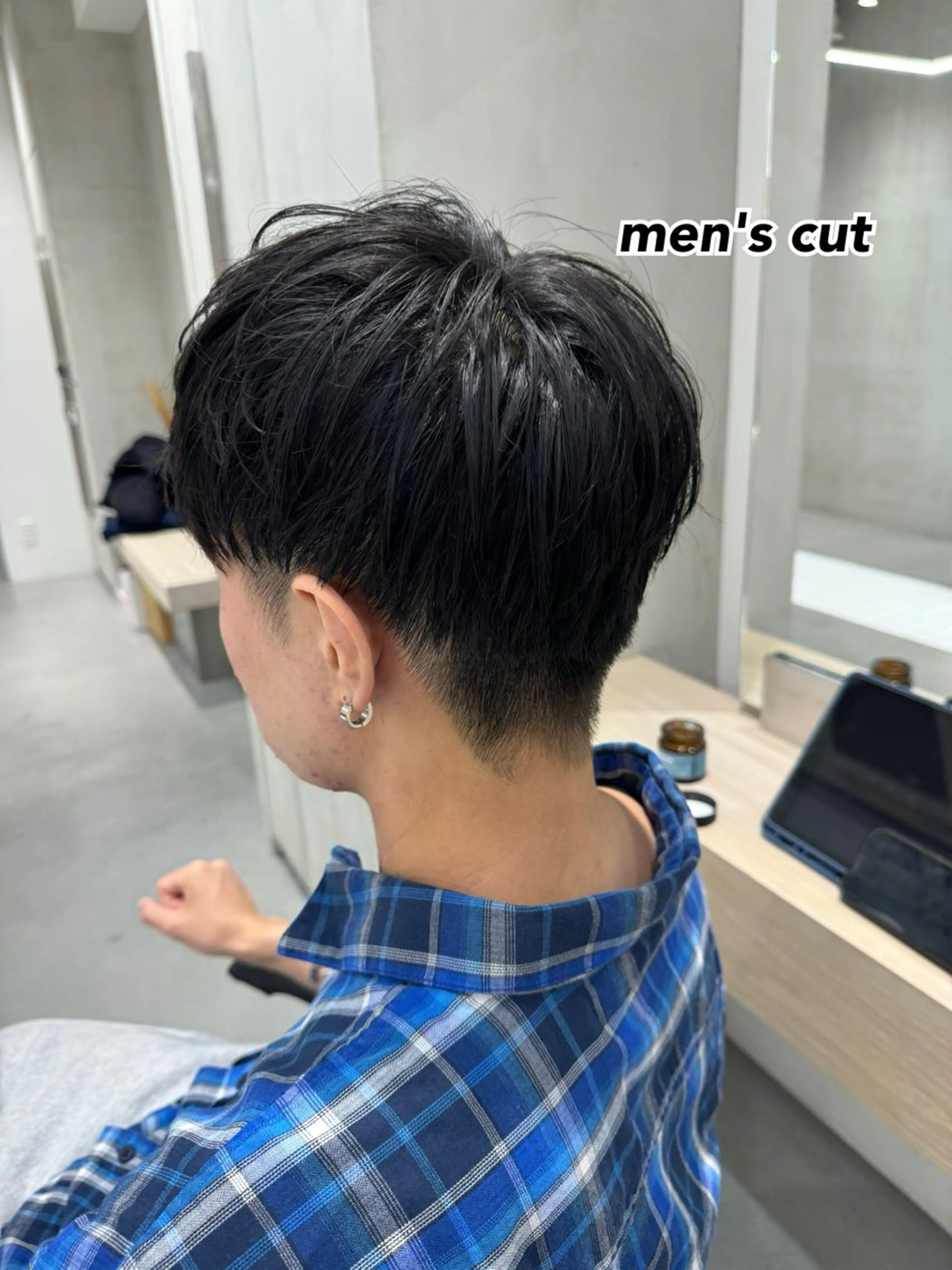 men's cut【スタイリスト試験モデル】2㌢以上カットとスタイルチェンジが必須条件です⚠️の写真