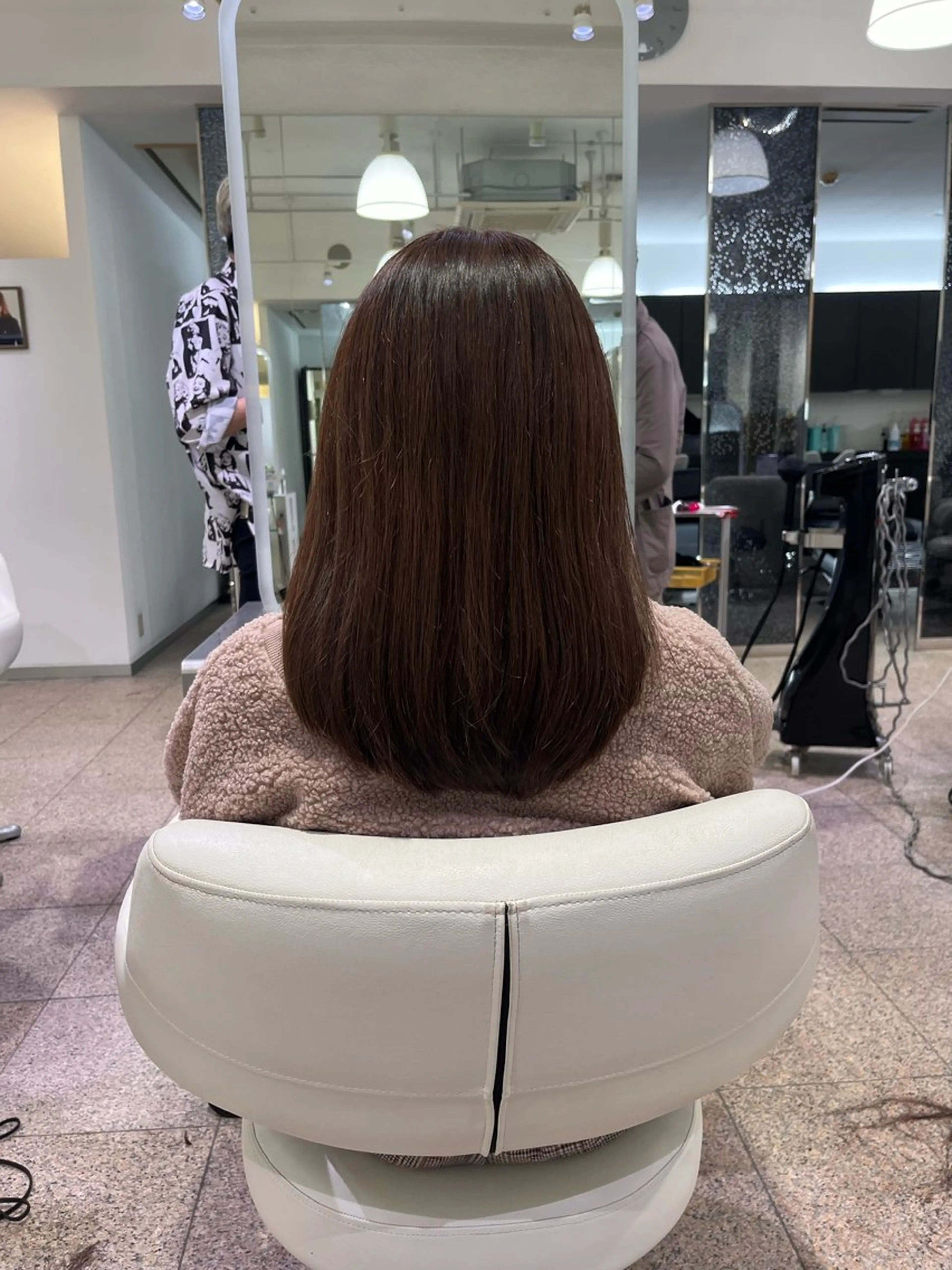 セミロング ボブ レイヤーカット 天神 大名 ショート ボブ 宇土あやかのヘアスタイル