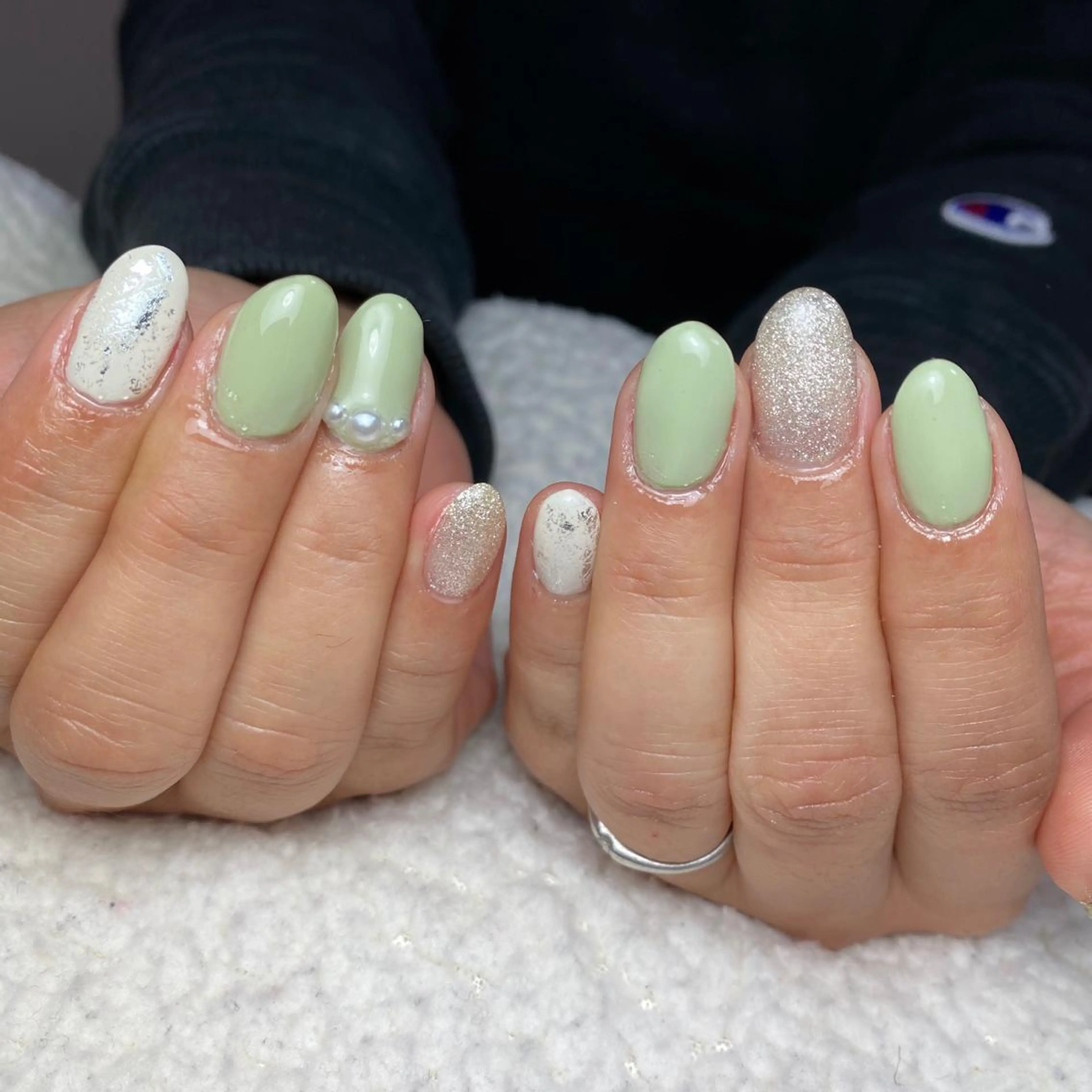 ネイル グリーン シンプルネイル 春ネイル ハンドネイル COCO+所属・COCO +のエステ・リラクイメージ