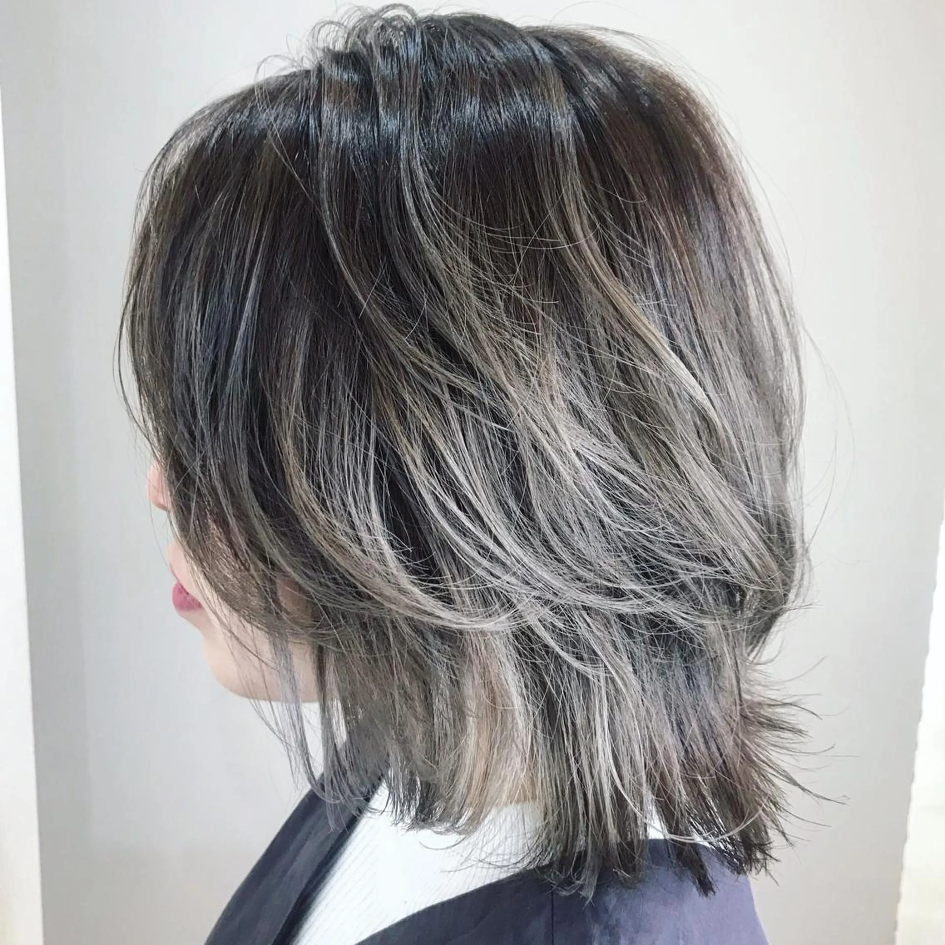 カラー アッシュ ベージュカラー 透明感カラー グレージュ イルミナカラー 種市 泰士のヘアスタイル