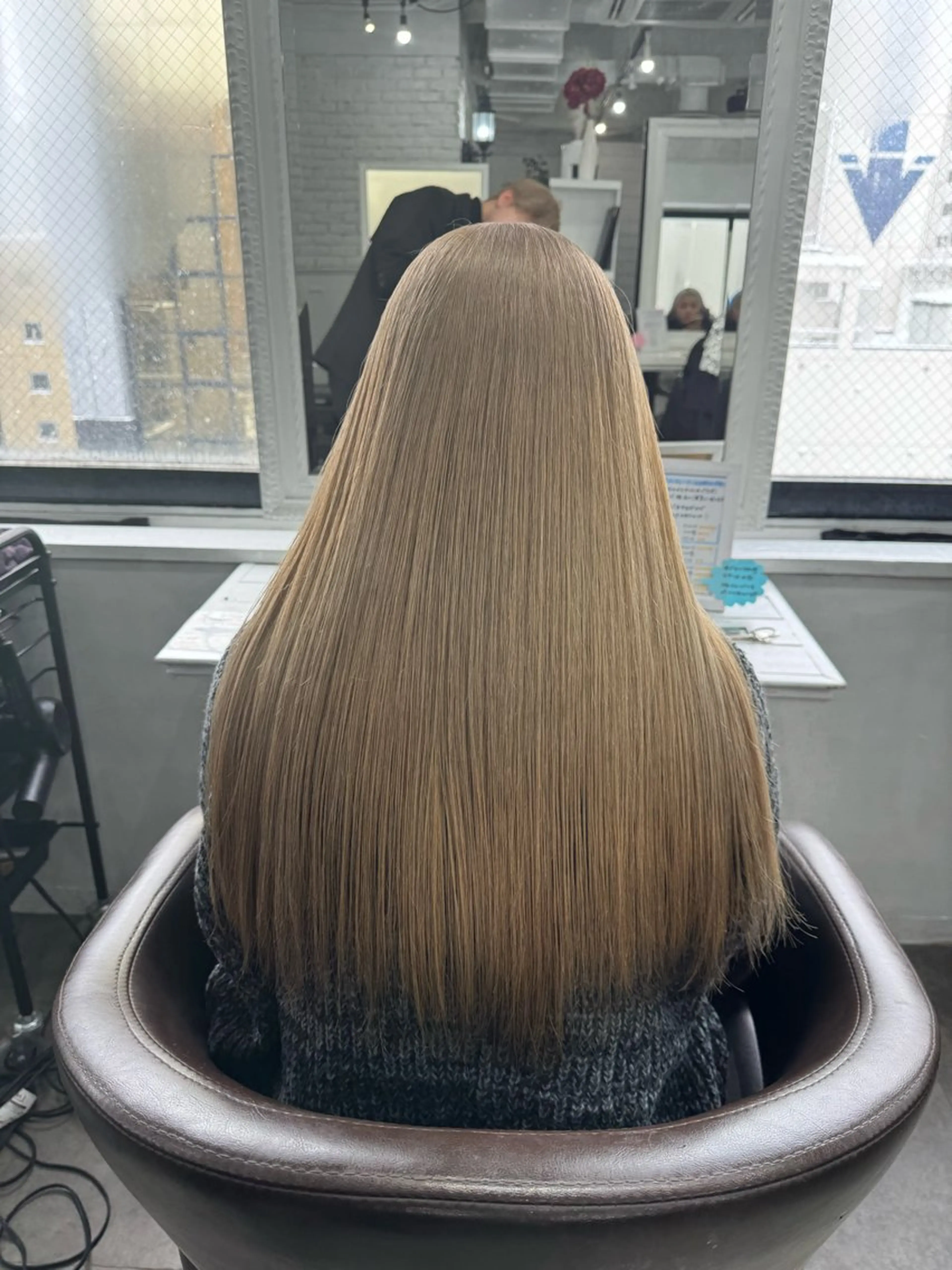 ロング カラー バレイヤージュ ミストバング ベージュカラー ブリーチ 抜きっぱなしブロンド 札幌ブリーチカラー/ ダブルカラー/ドイのヘアスタイル