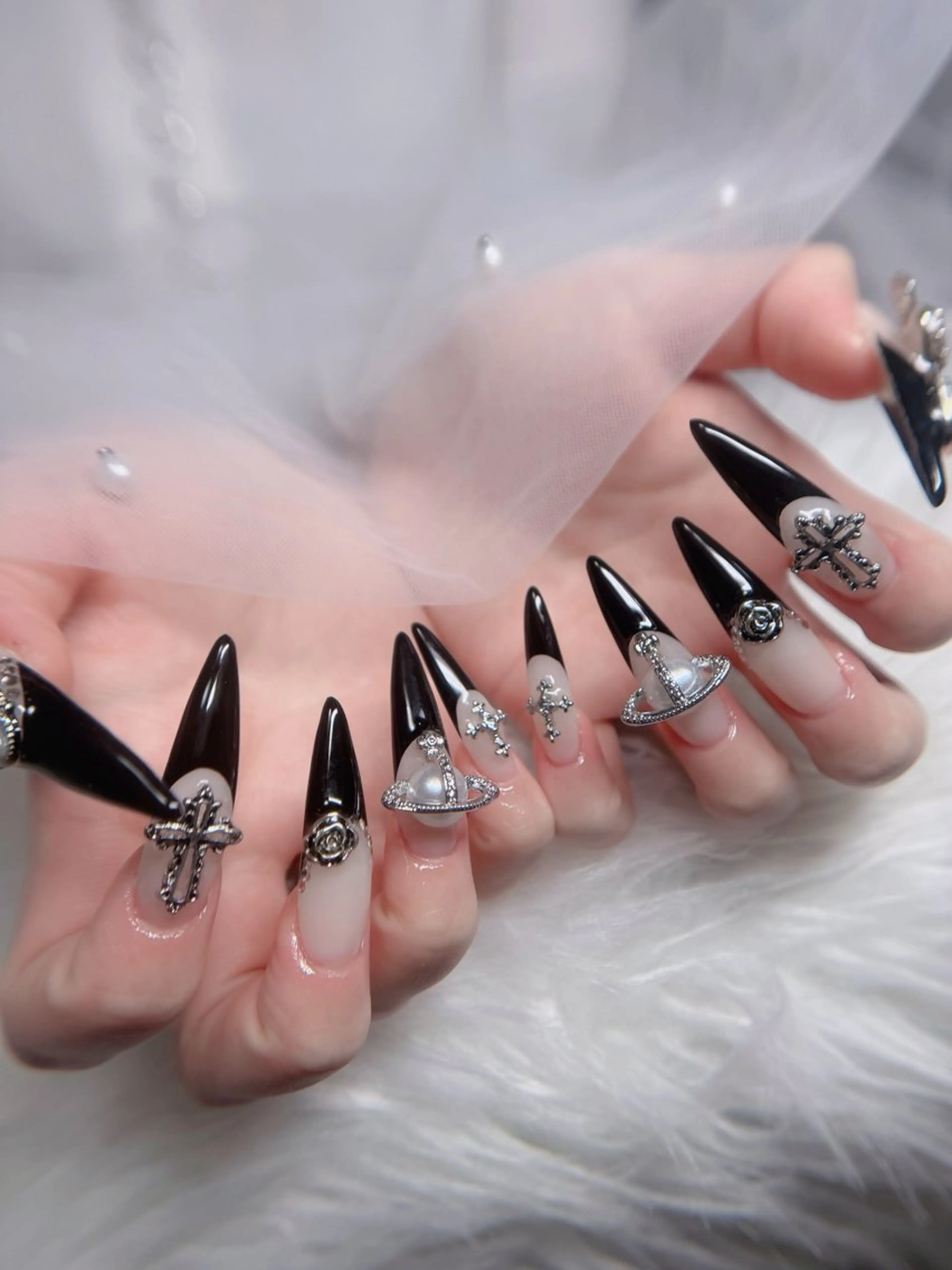 ネイル フレンチネイル ジェルネイル ガラスフレンチ ハロウィン ハート ハンドネイル H.baby Nail Salonのネイルデザイン