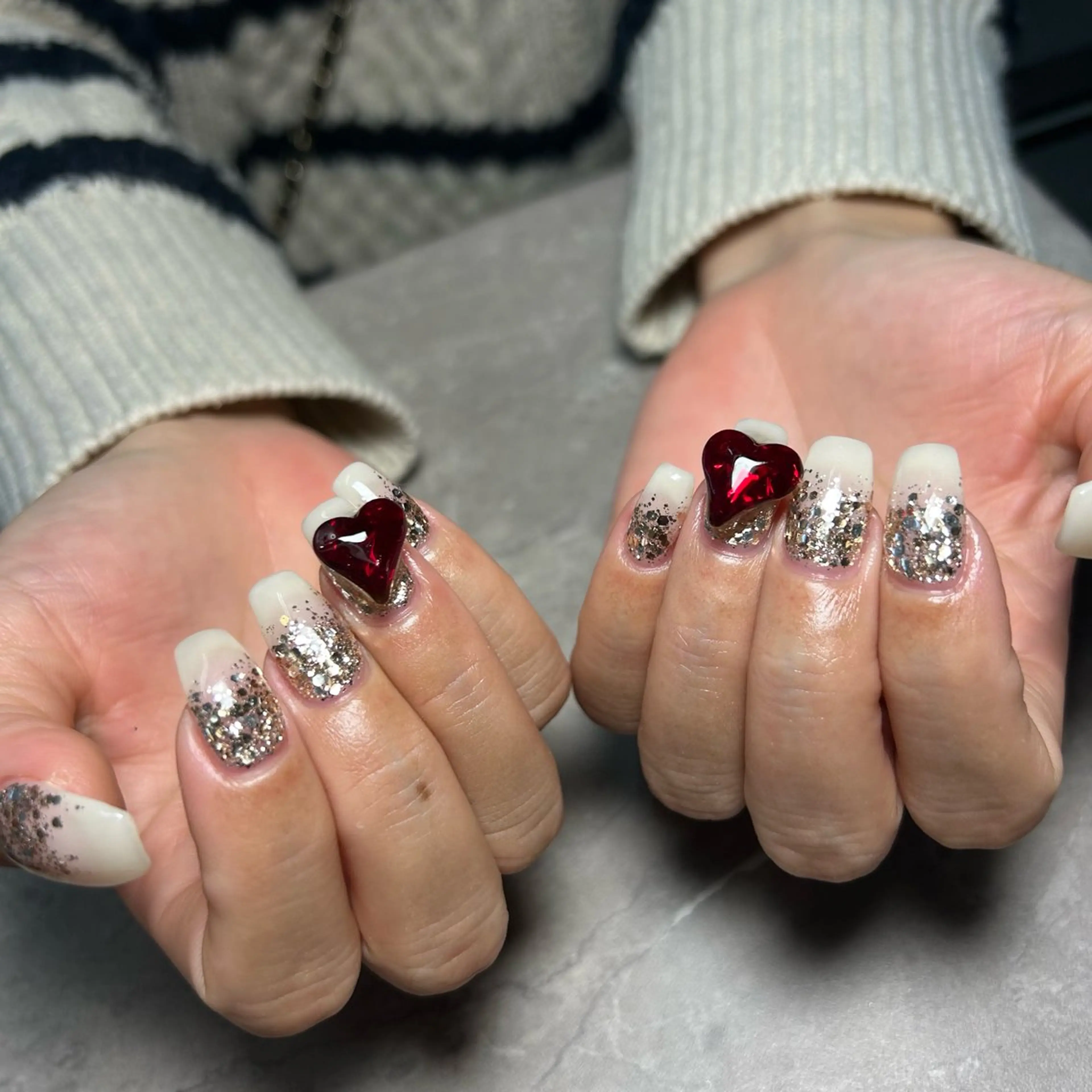 ネイル ハート キラキラネイル ラメ(グリッター) 冬ネイル Lulea nailのネイルデザイン