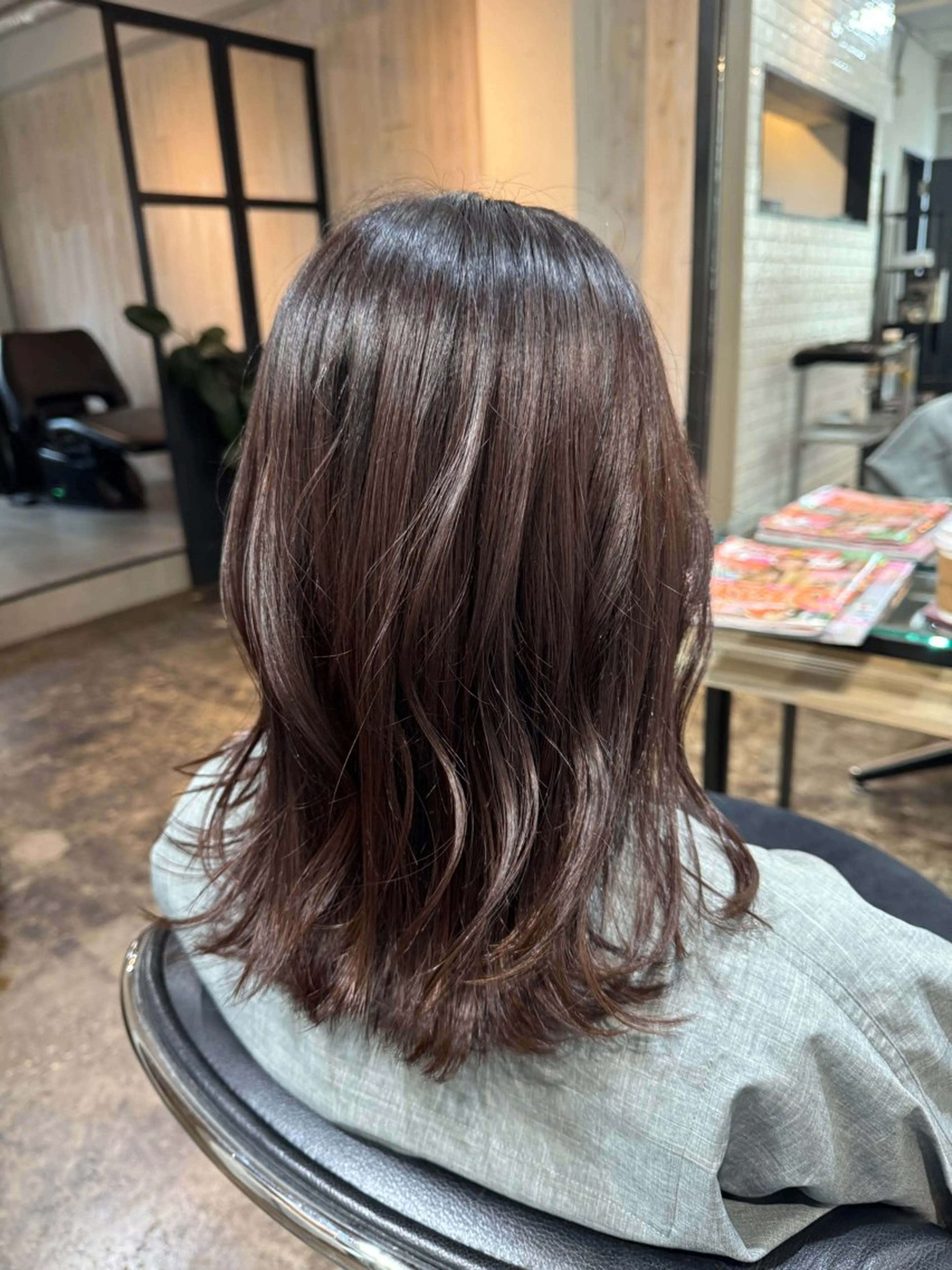 ミディアム カラー パーマ・レイヤー 髪質改善・TANIのヘアスタイル