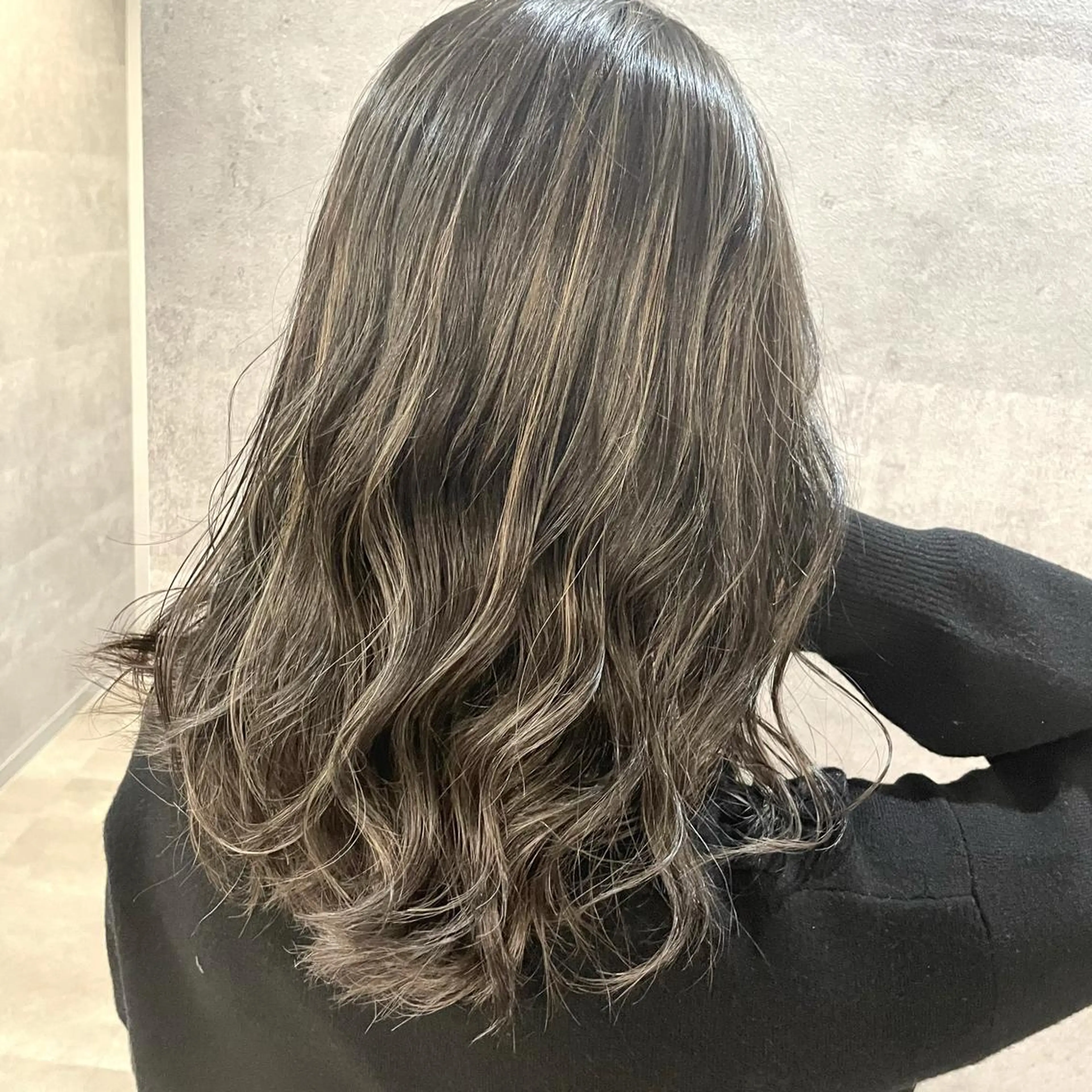 セミロング カラー ハイライトカラー ハイライト ✨MiL✨ ✨心斎橋✨のヘアスタイル