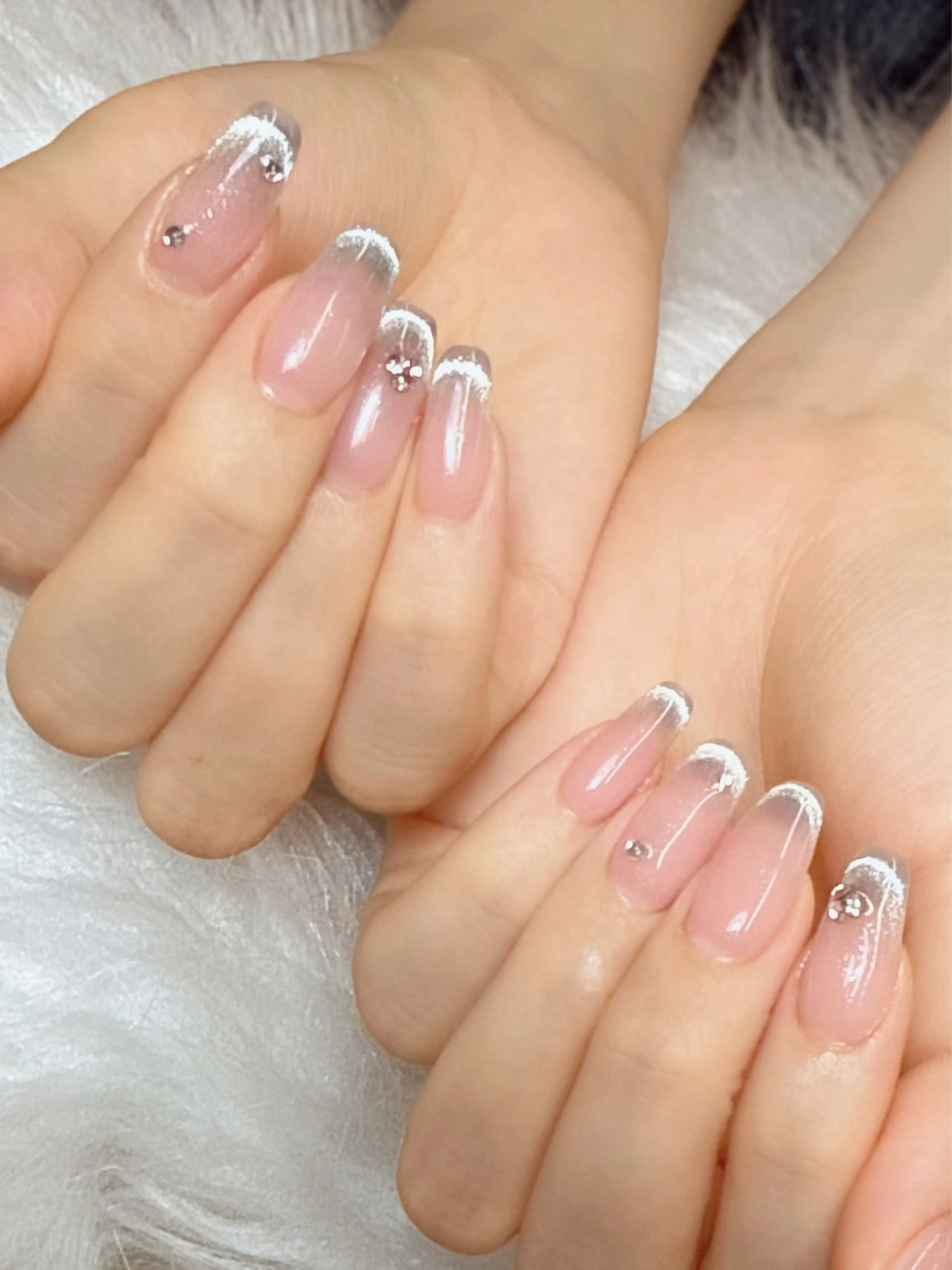 ネイル ハンドネイル グロー ネイルのネイルデザイン