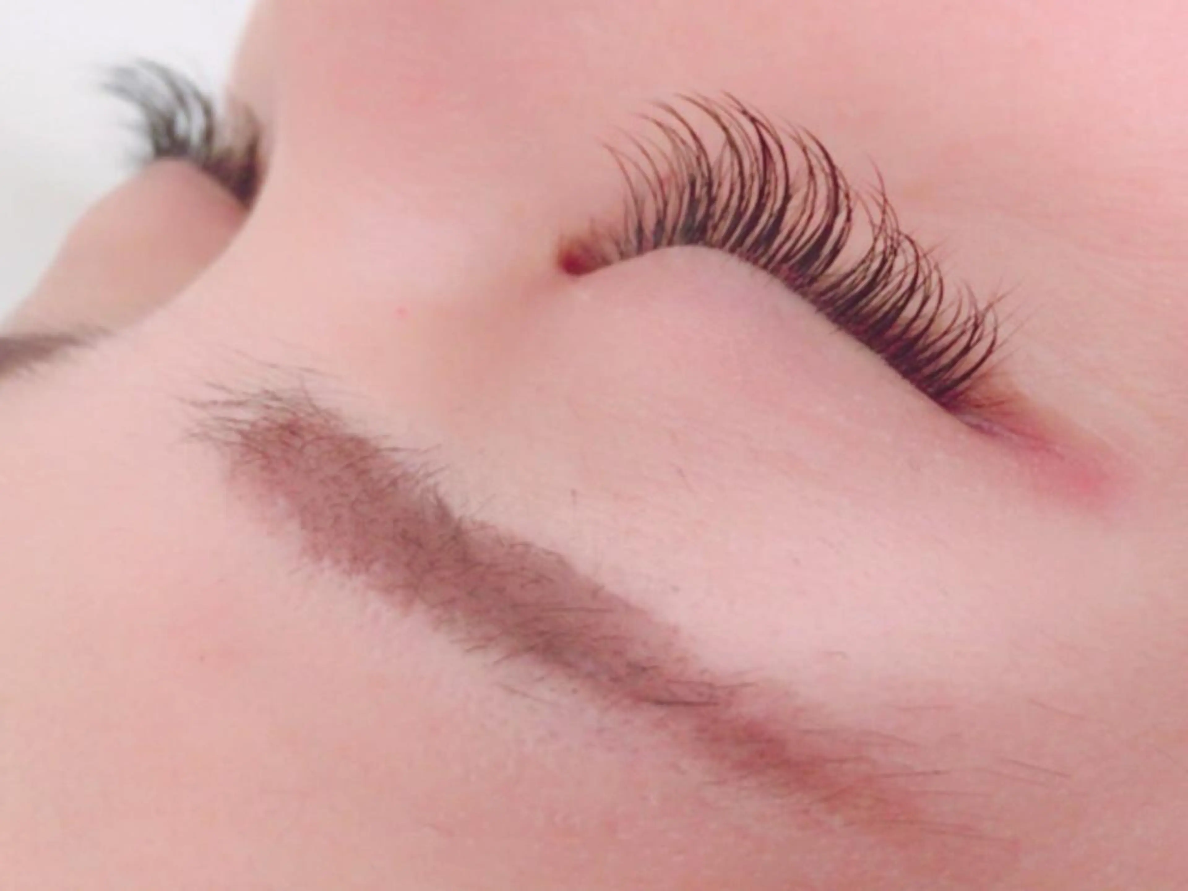 マツエク・マツパ 菅野 美咲のヘアスタイル