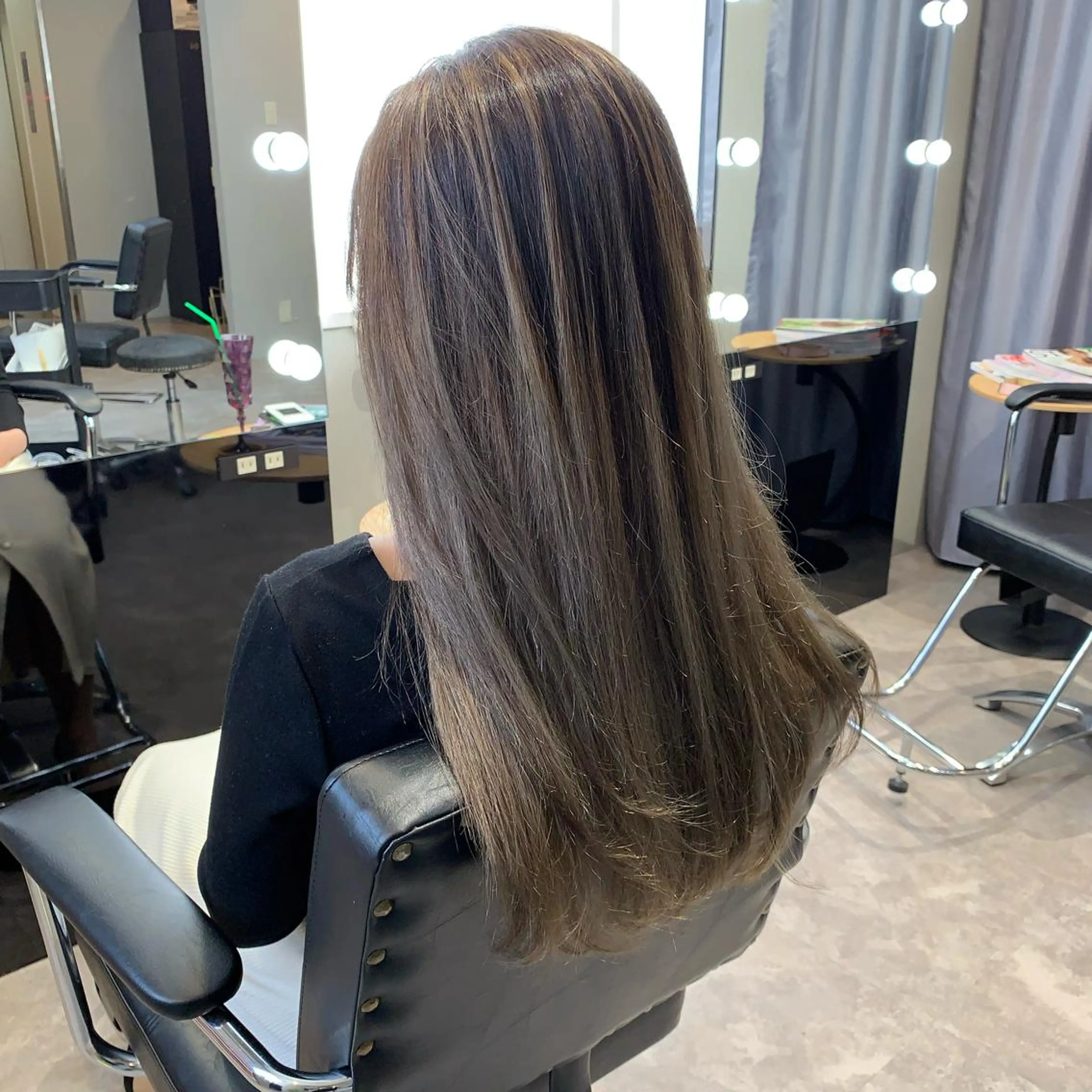 セミロング カラー バレイヤージュ レイヤーカット YUSUKE レイヤーカットカラーのヘアスタイル