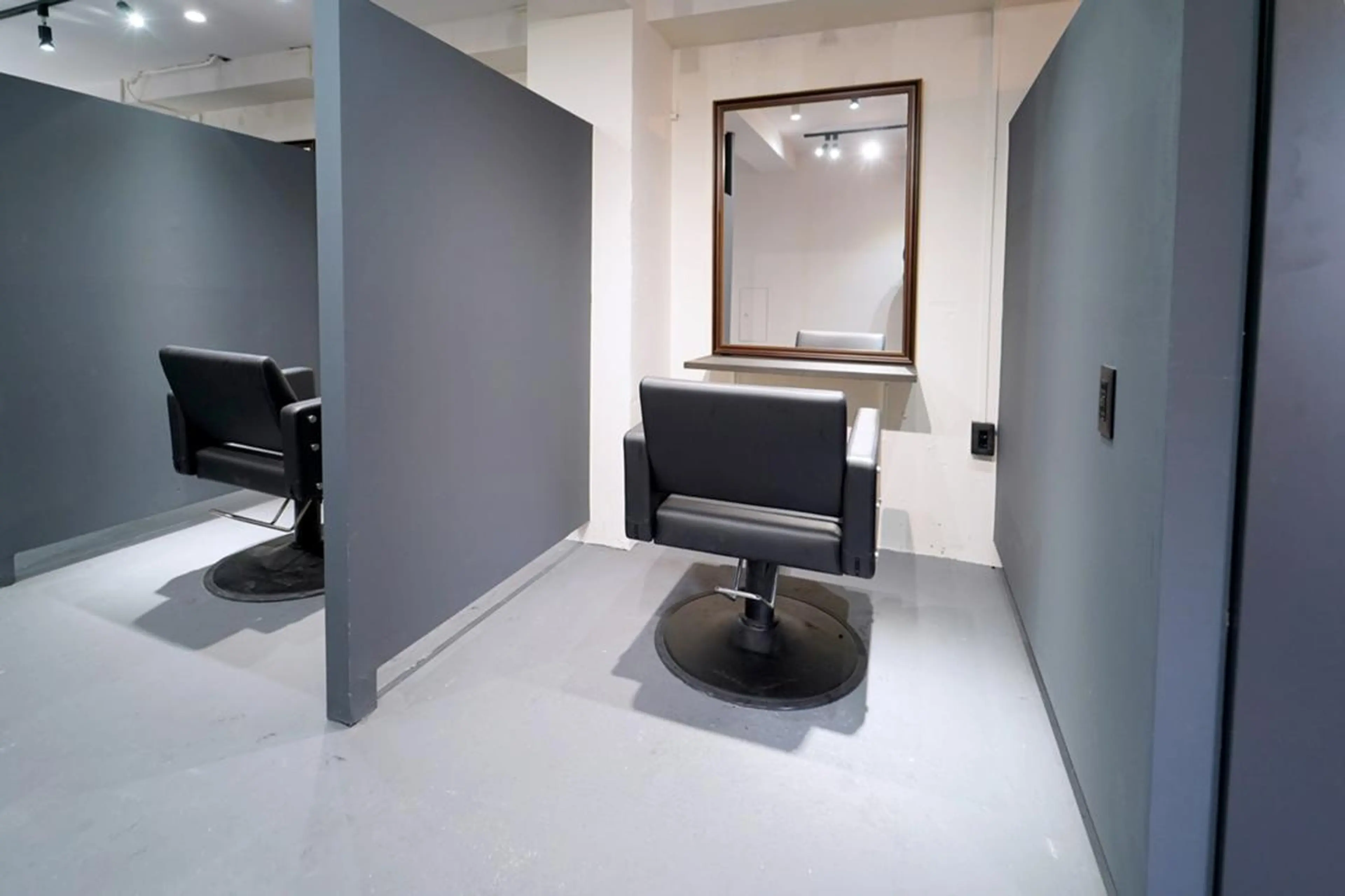 カット ヘアカラー カットとカラー ストレートとスパのヘアスタイル