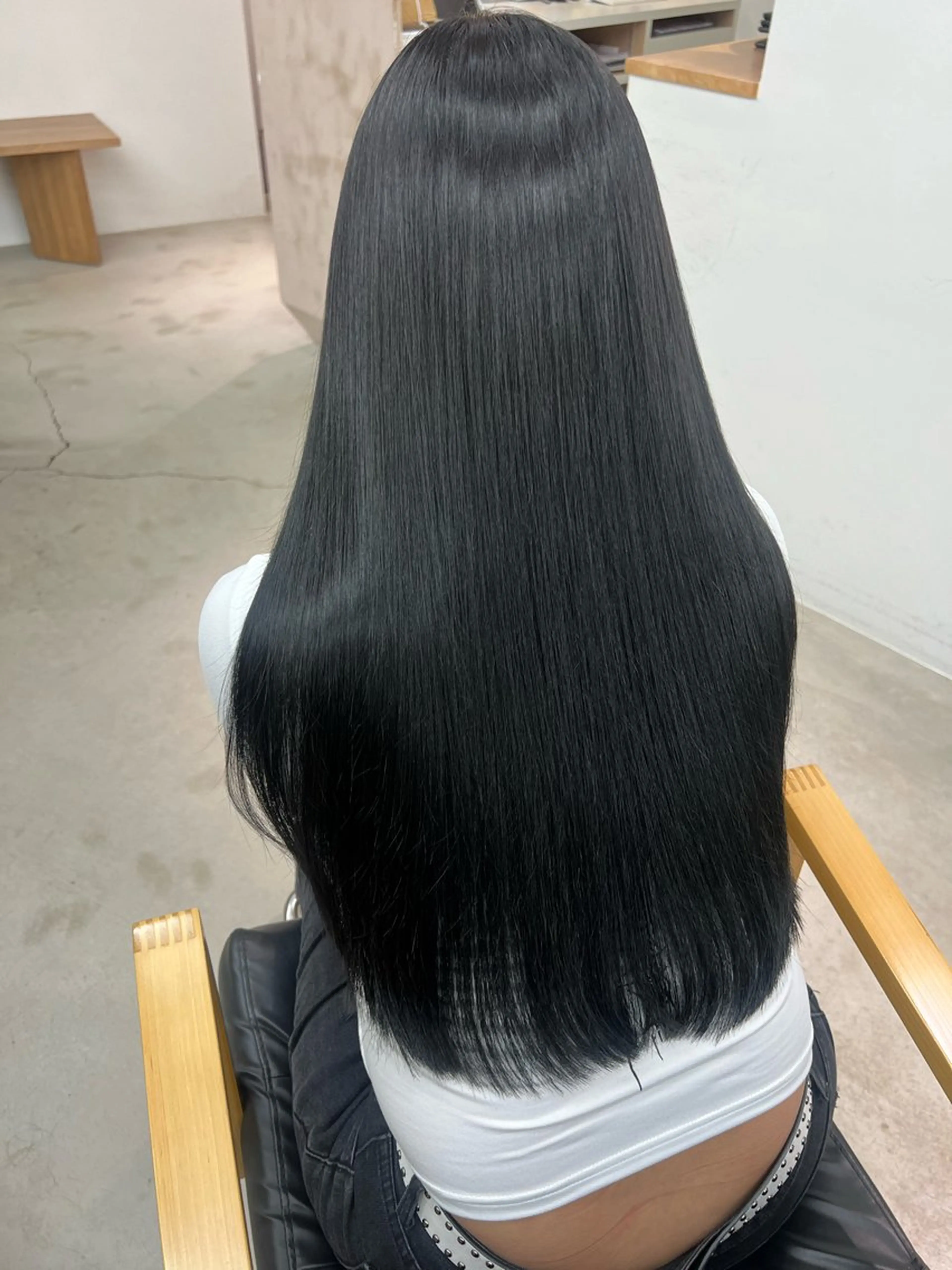 ロング カット ヘアカラー トリートメント vince. moekoのヘアスタイル