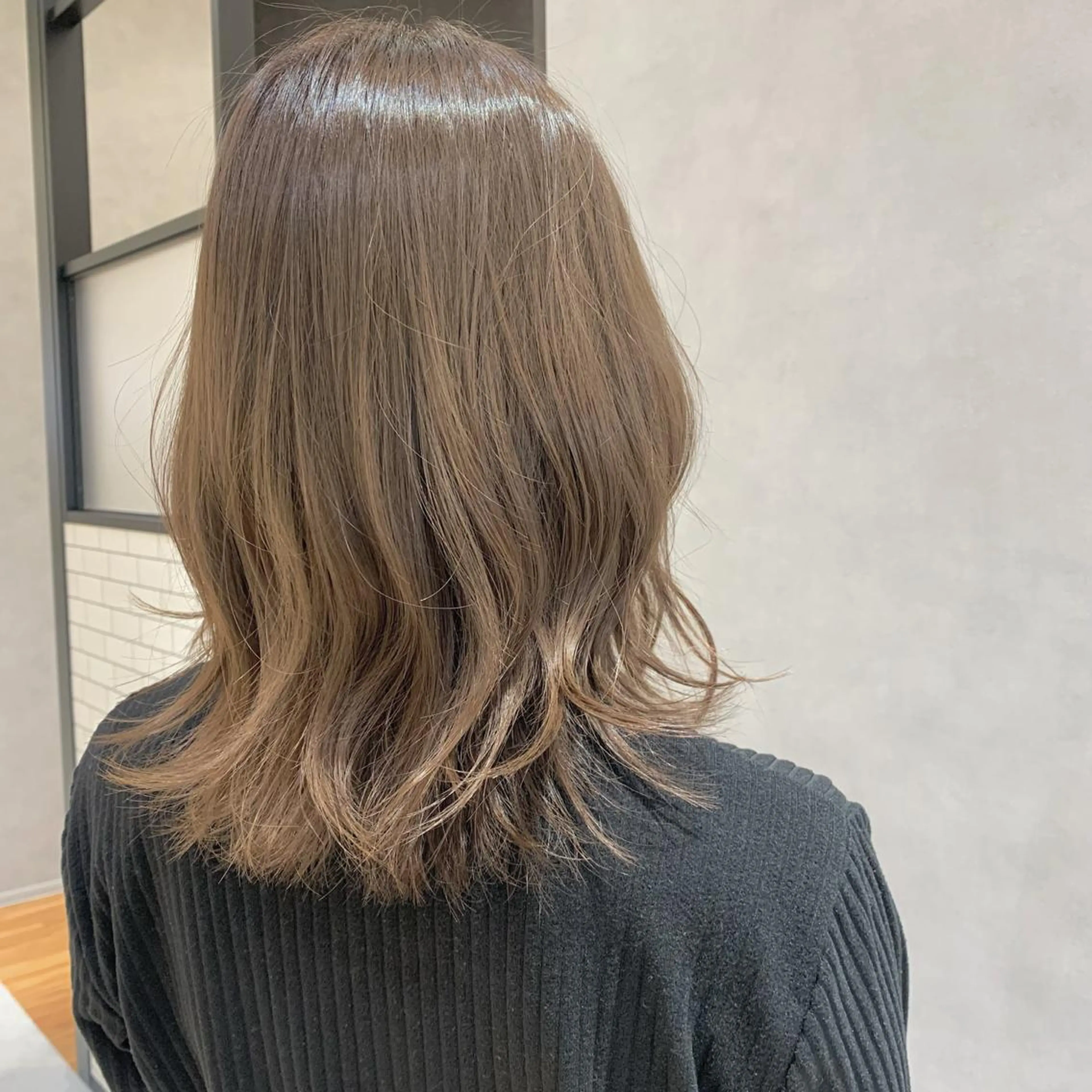 ミディアム 佐々木 優衣のヘアスタイル