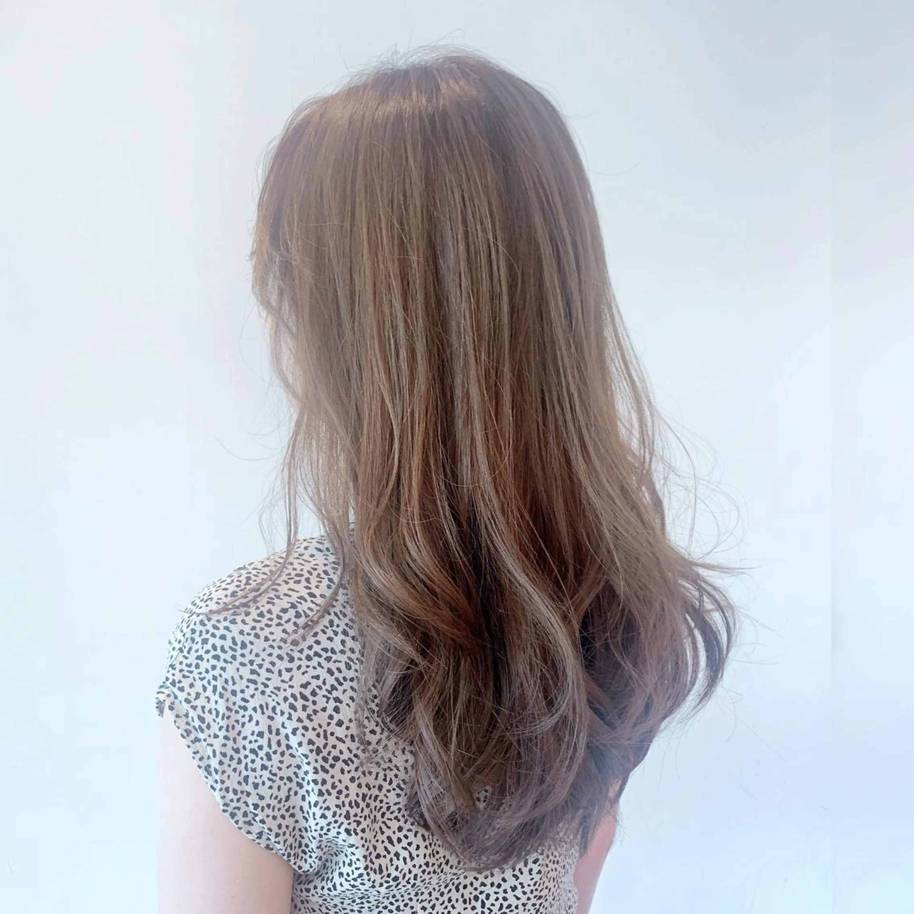 ロング カラー ヘアアレンジ ベージュカラー シアーベージュ JYUNESU表参道所属・似合わせhair🔸 アサダ　タカコ🔸のヘアスタイル