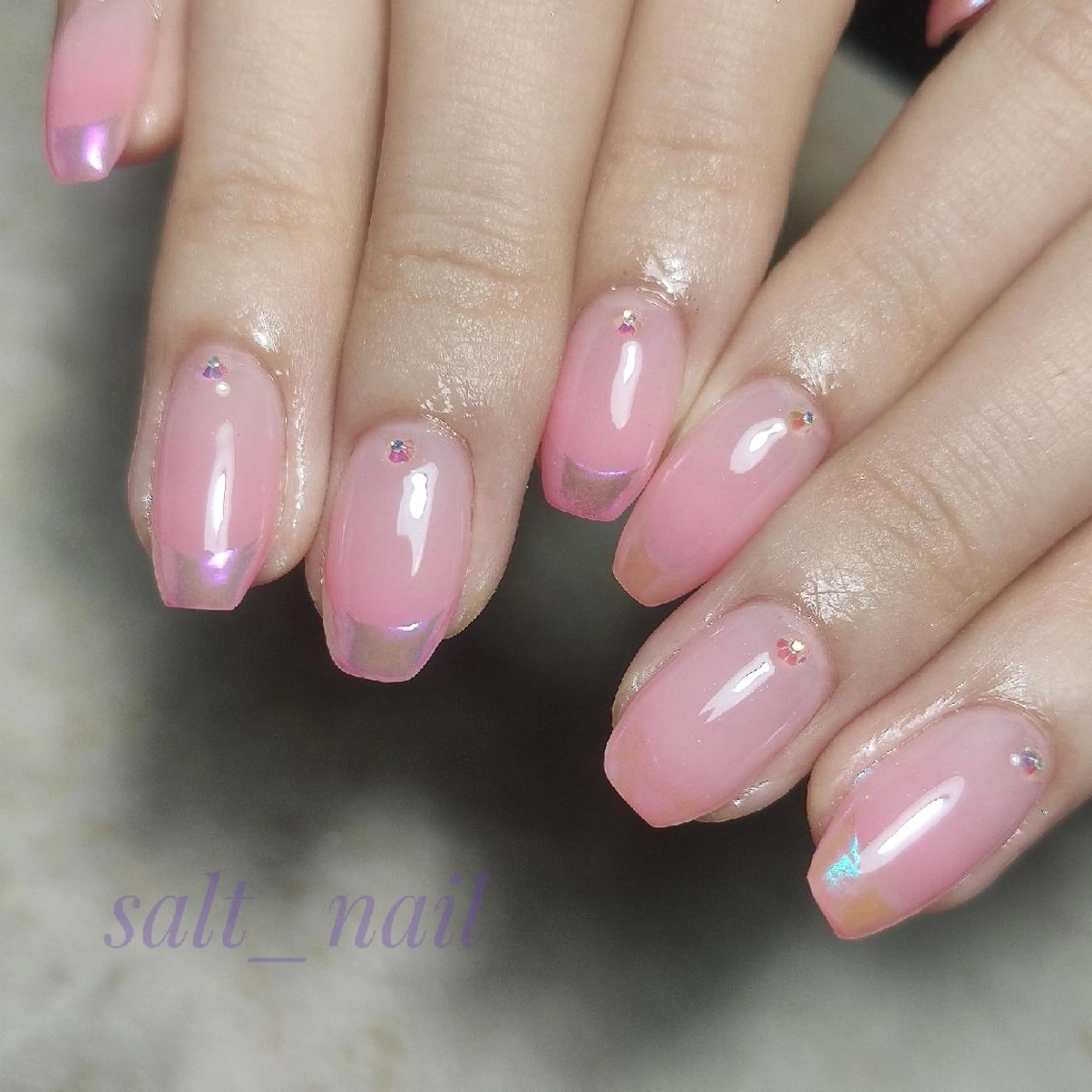 ネイル オーロラネイル フレンチネイル 個人サロン saltnailのネイルデザイン