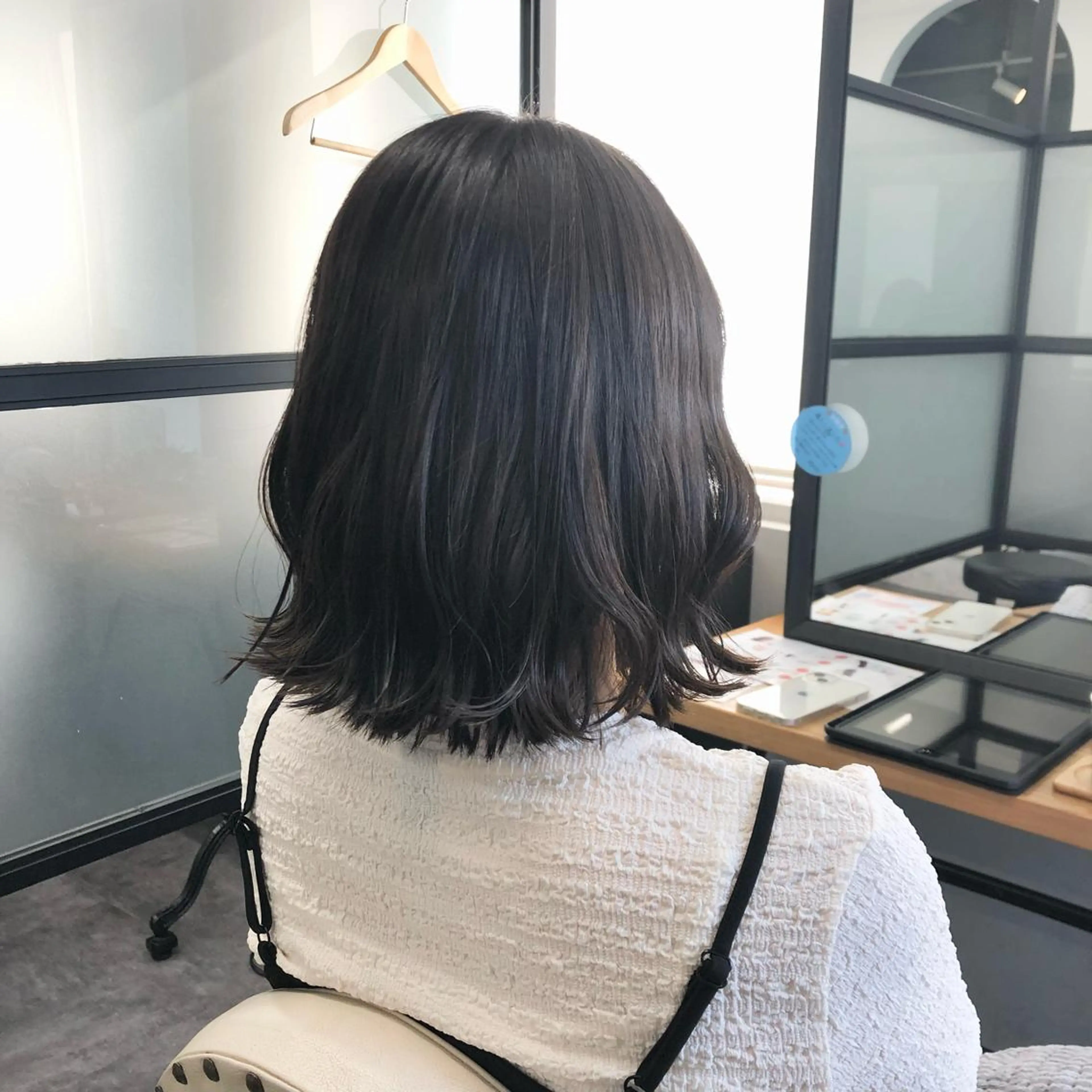 セミロング カラー セミロングパーマ アディクシーカラー アッシュ ベージュカラー 黒髪 カット ヘアカラー ヘアセット JURI🤎 ワンカールレイヤーのヘアスタイル