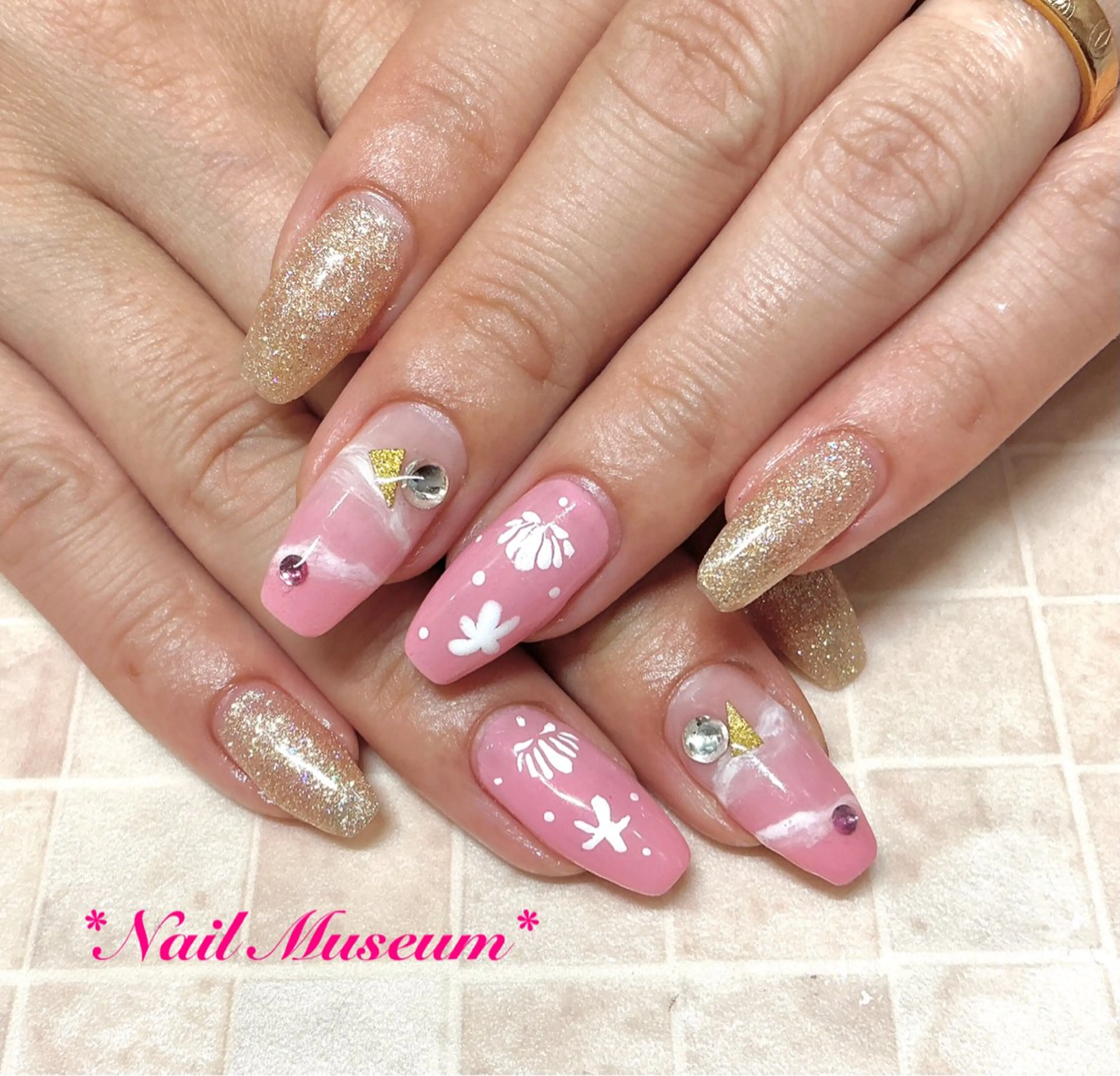 ネイル アートネイル フットネイル フレンチネイル ジェルネイル ハート マグネットネイル💛 Hayakawaのネイルデザイン