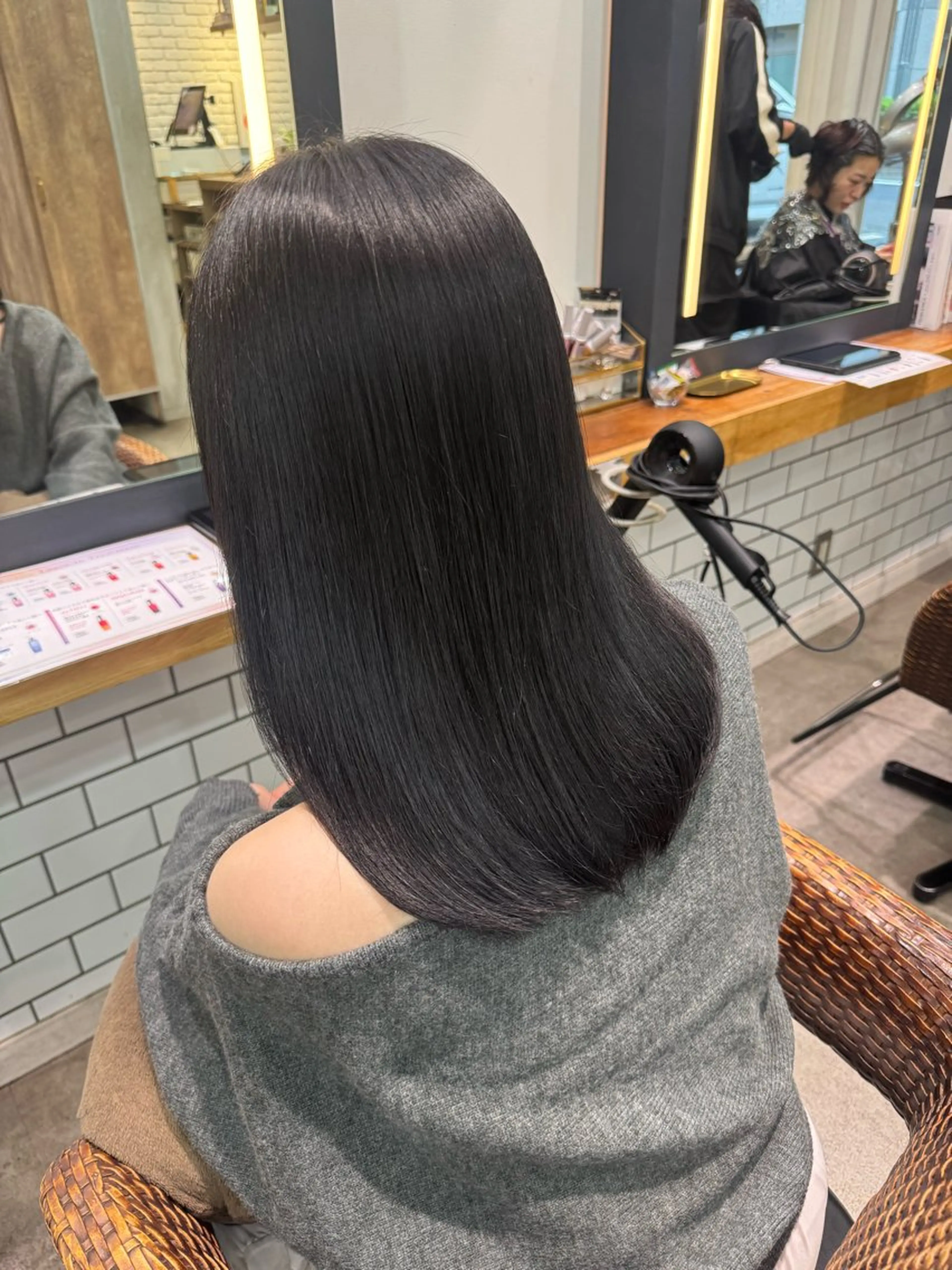 セミロング カラー ヘアアレンジ 黒髪 ヘアカラー トリートメント red neo あいりのマツエク・マツパデザイン
