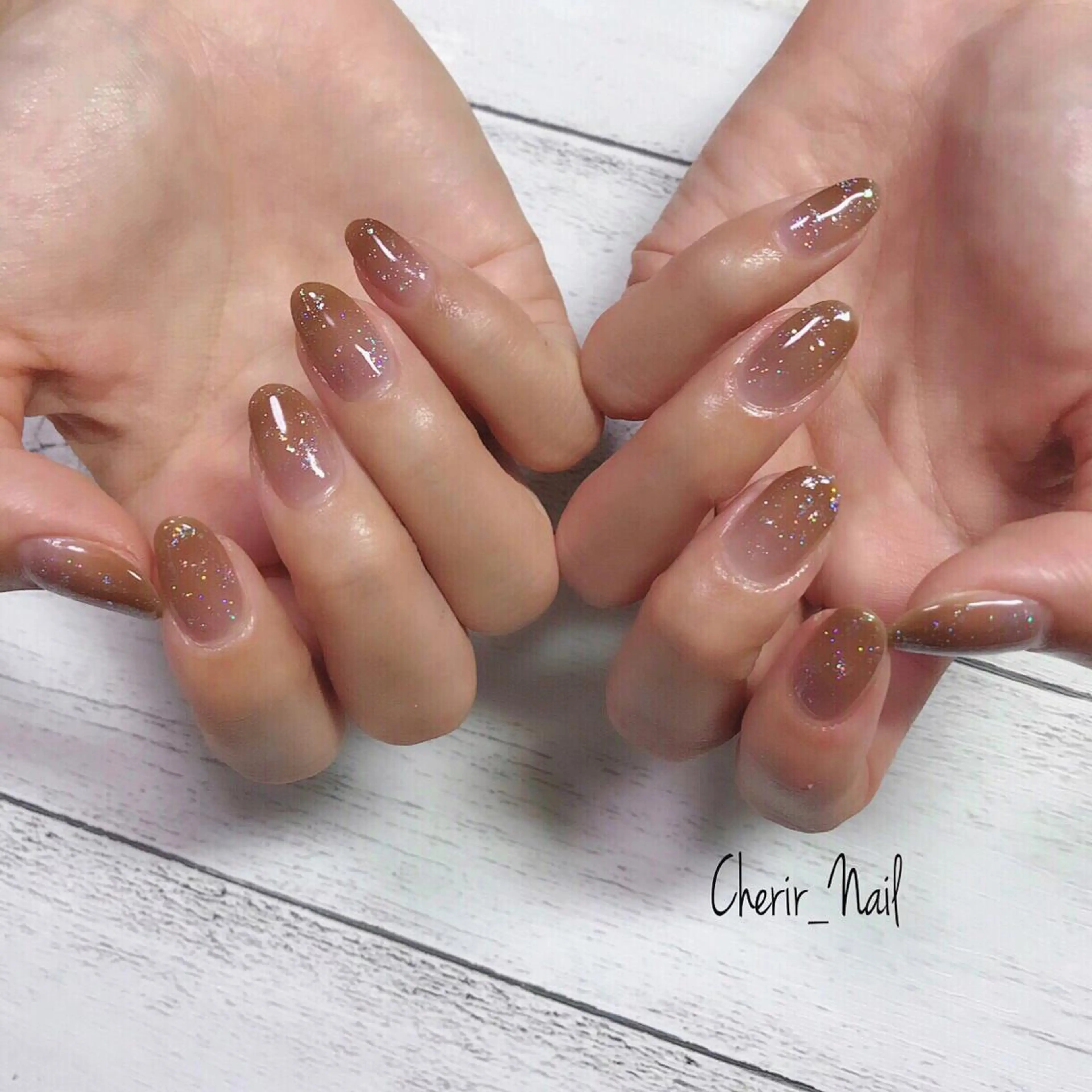 ネイル オーロラネイル ラメ(グリッター) ニュアンスネイル シンプルネイル Cherirnail kaoriのネイルデザイン