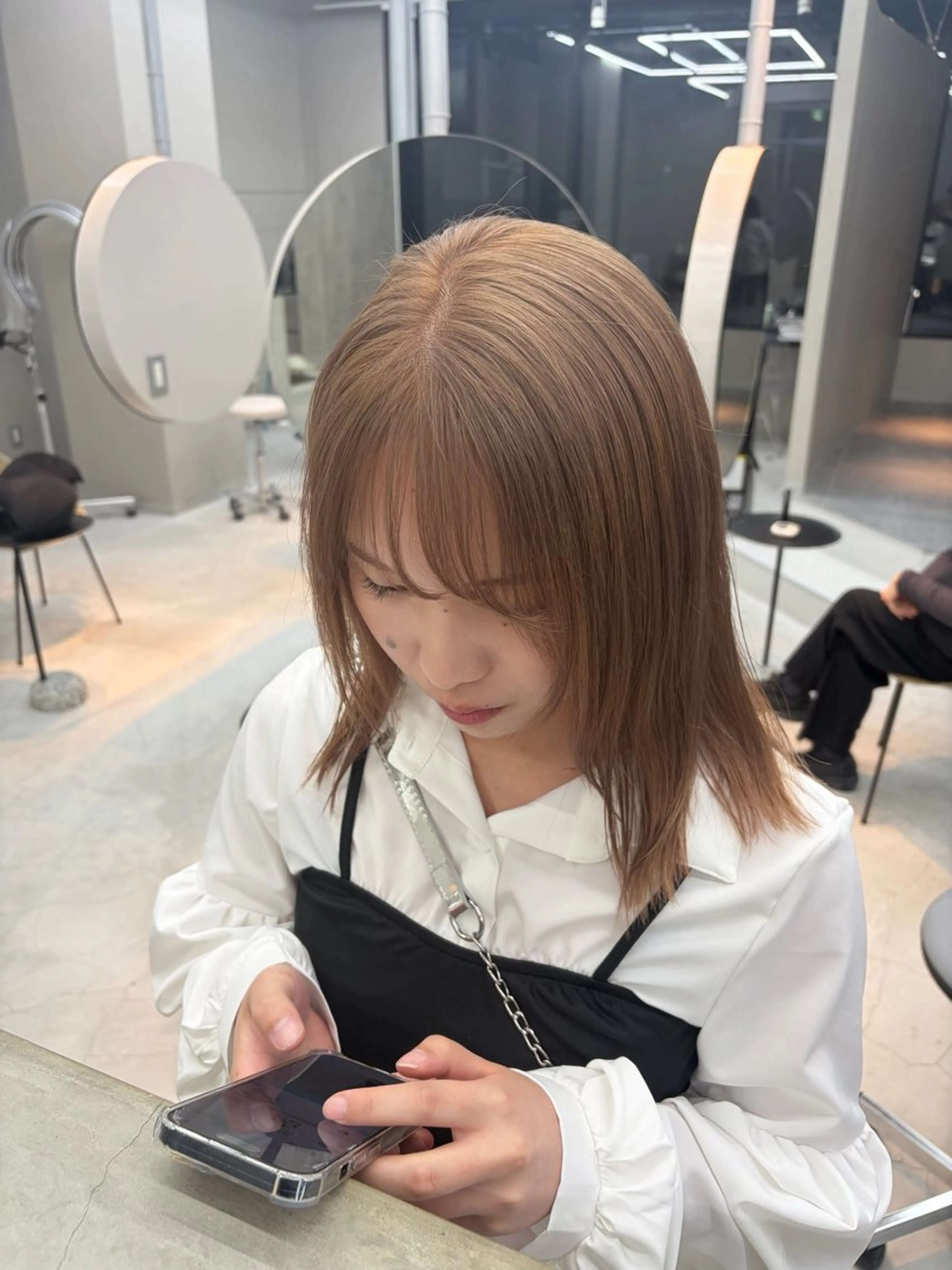セミロング ヘアカラー kurune chikaのヘアスタイル