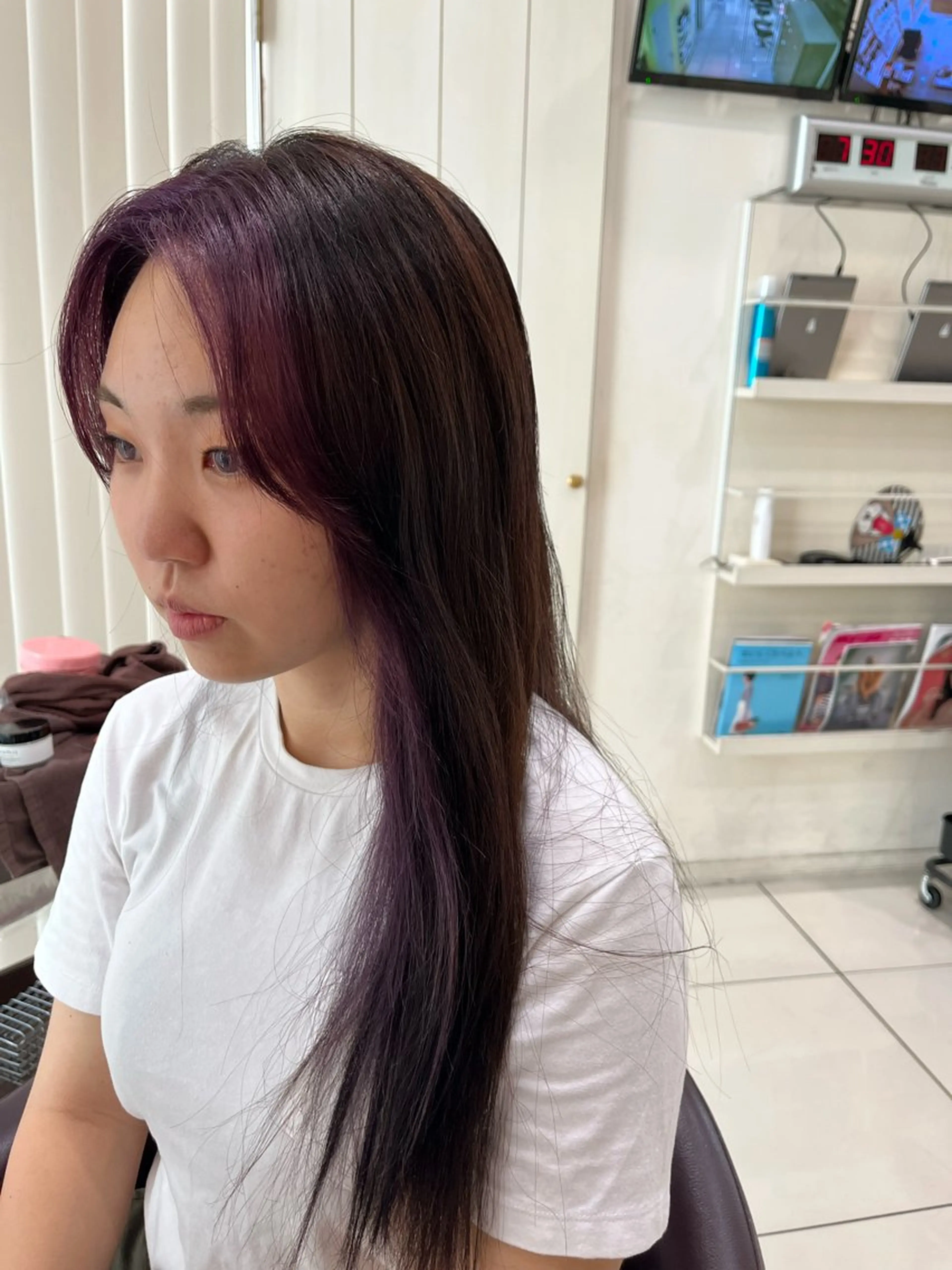 ロング ヘアカラー らいむ/レイヤー/ /イヤリングカラーのヘアスタイル