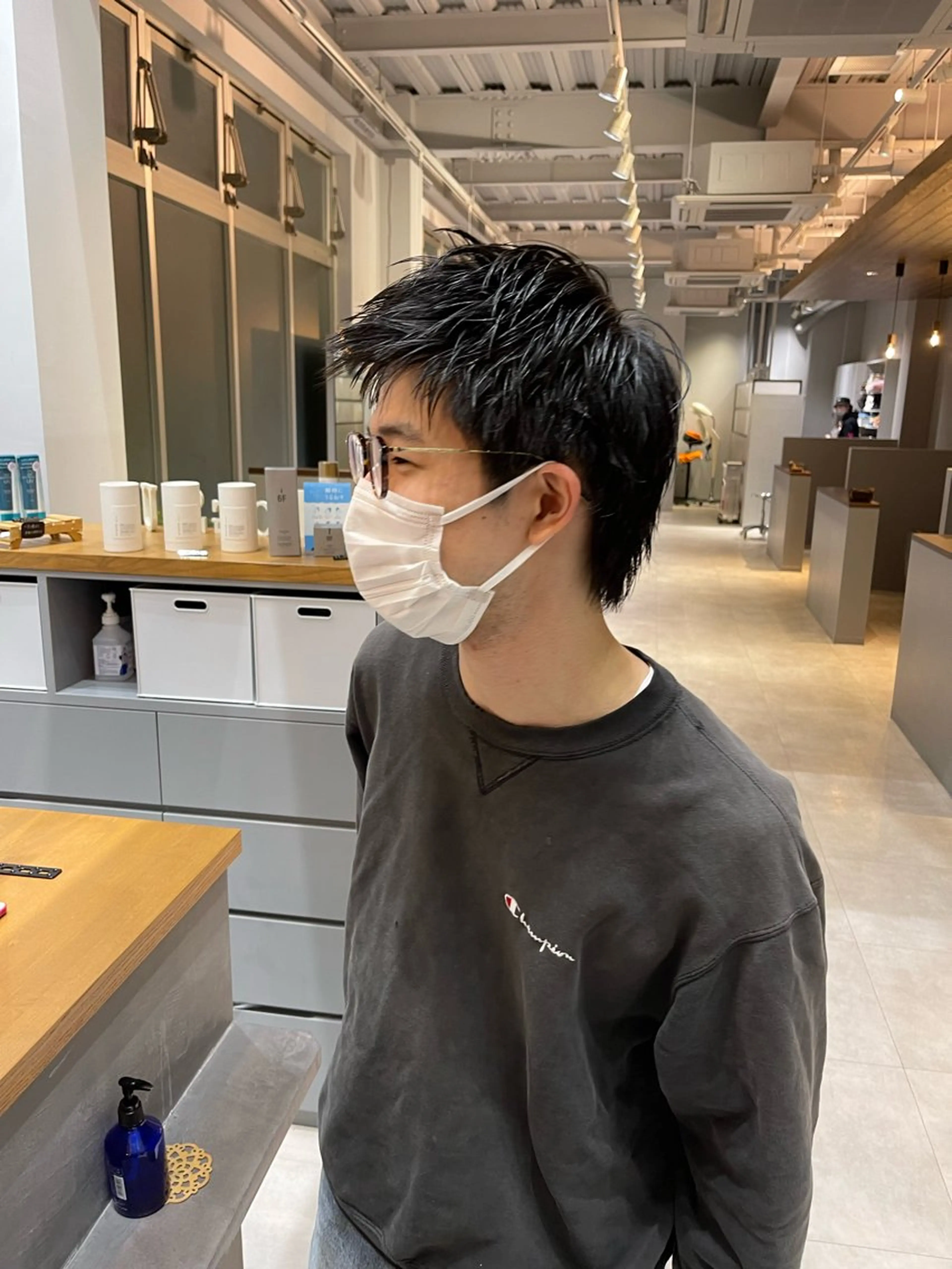 ショート メンズ メンズパーマ スパイキーショート メンズツイストパーマ ショートヘア ツイストパーマ ヘアカラー トリートメント 石原圭悟 /ショート/艶カラーのヘアスタイル