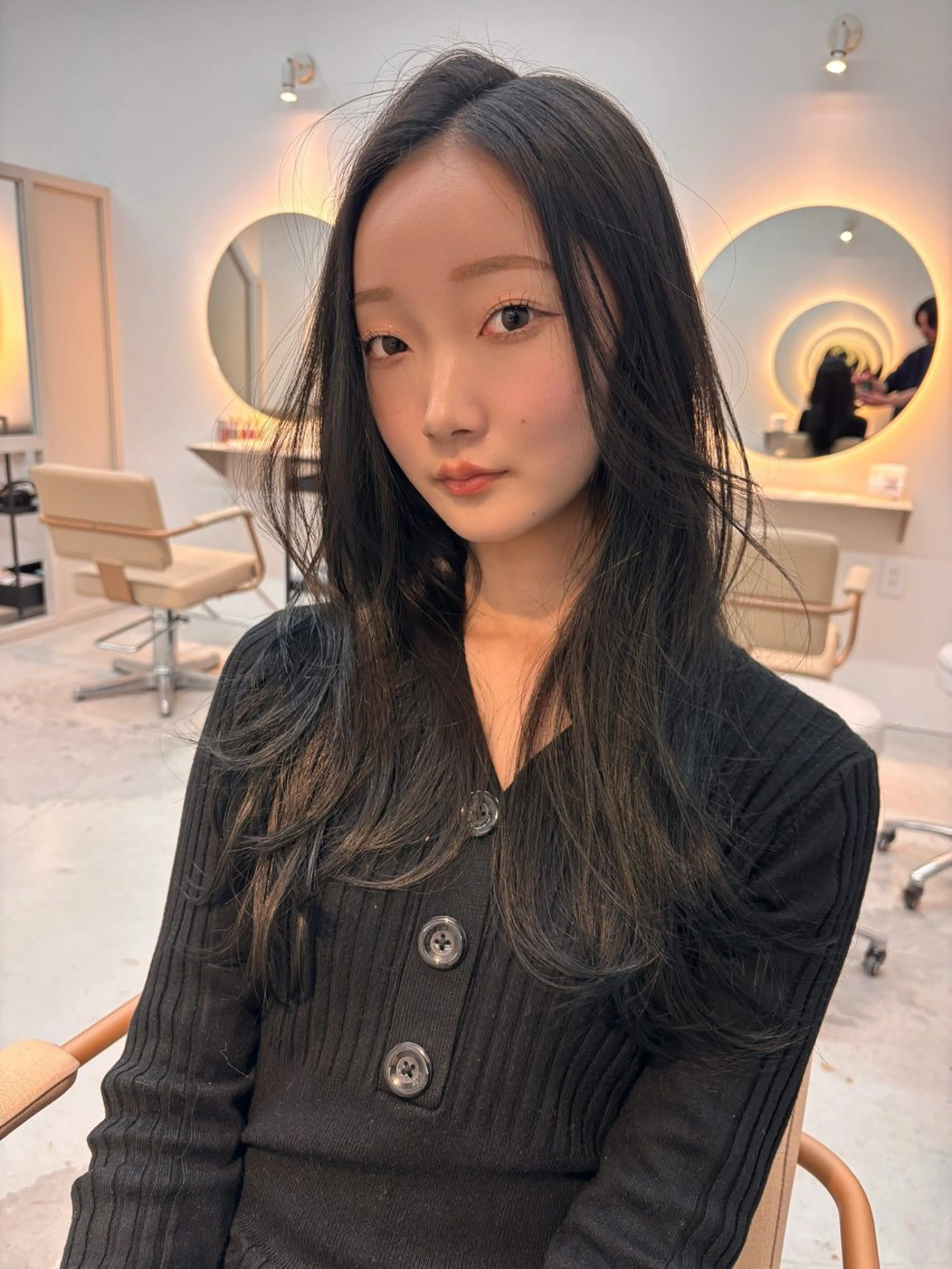 ロング ロングレイヤー レイヤーカット ロング カット ヘアカラー トリートメント 恒松 大毅のヘアスタイル