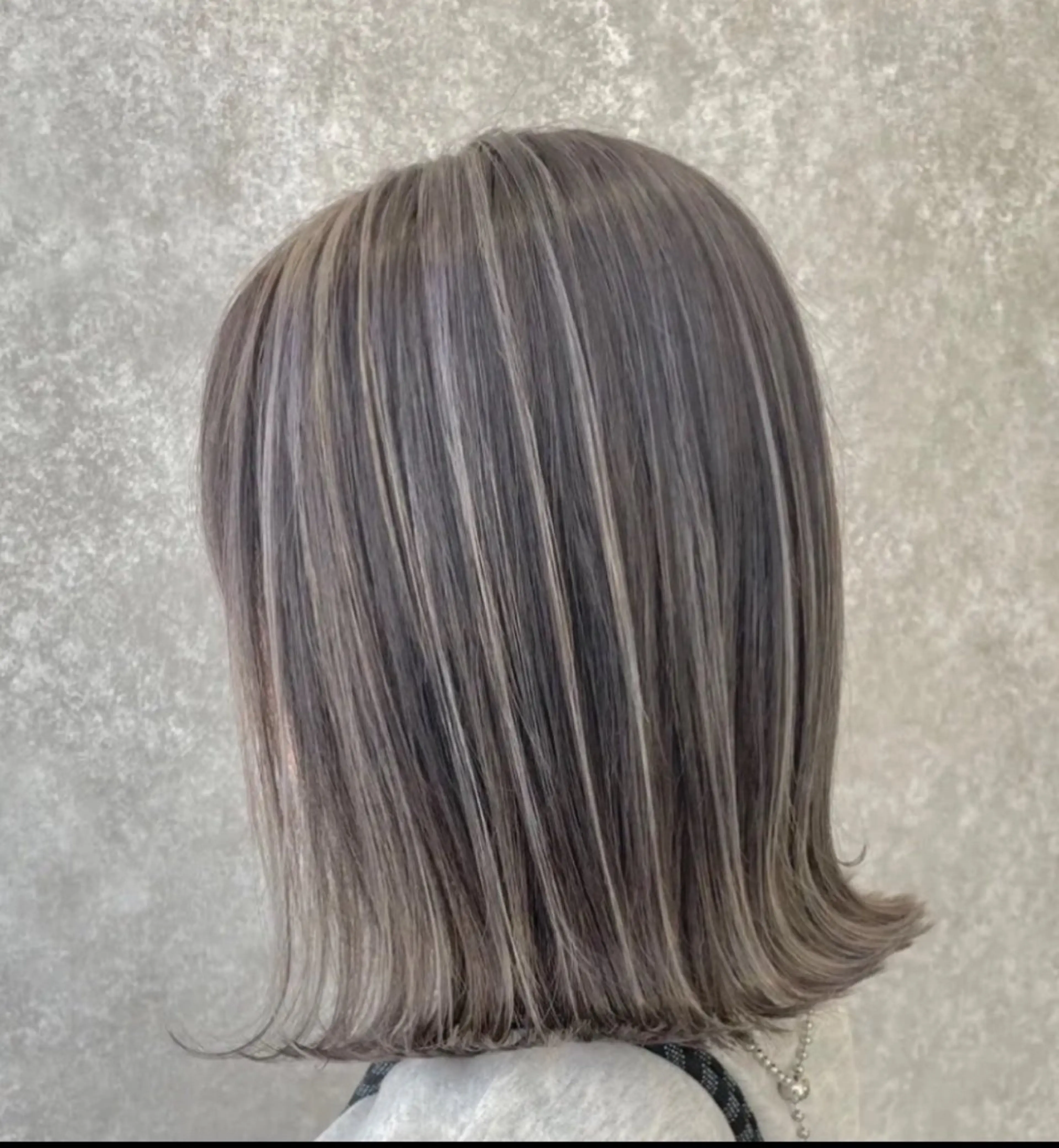 ハイライト、ローライト、メッシュなどのヘアカラーの写真