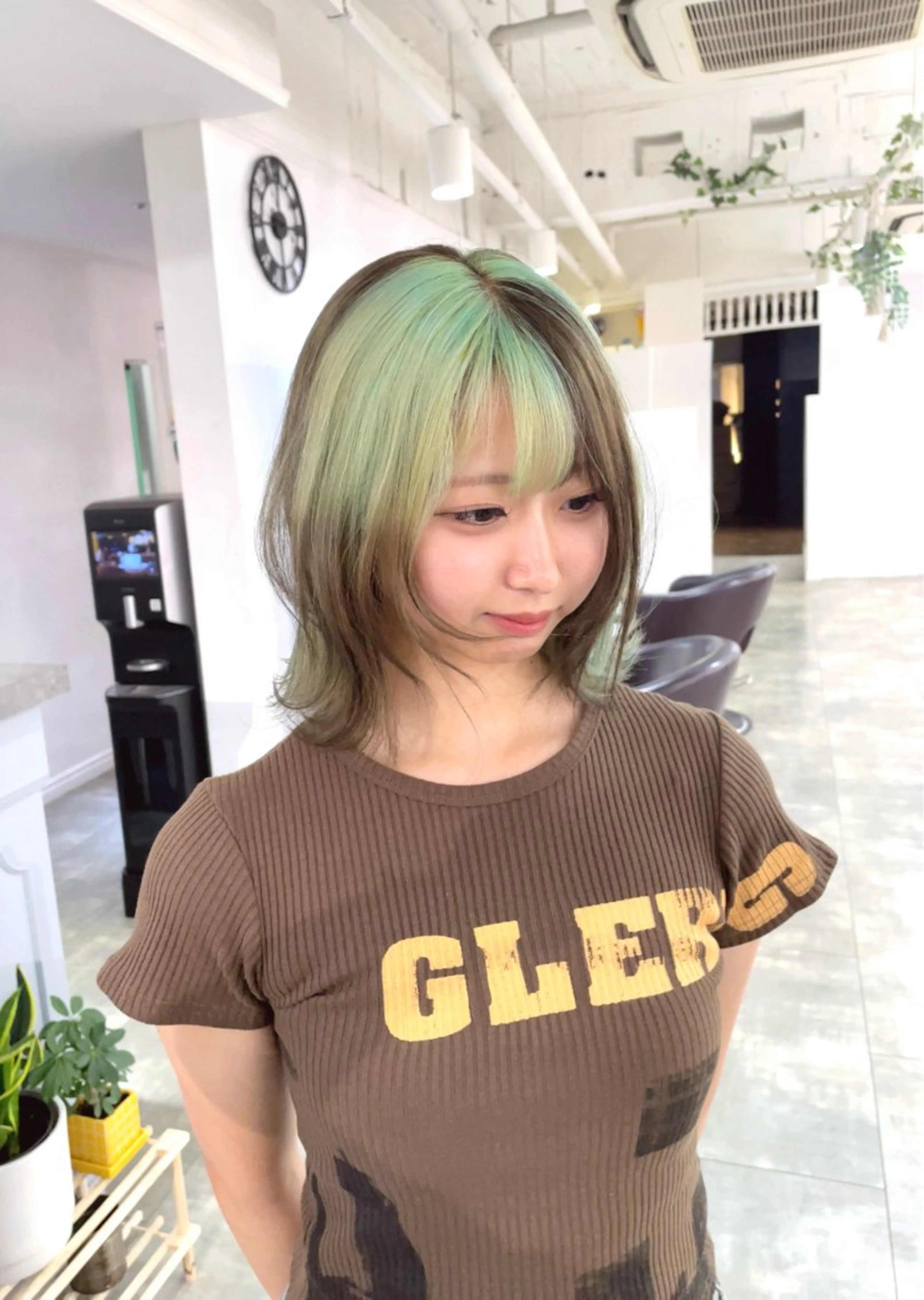 ミディアム カラー ヘアカラー 🩵ハイトーン/ レイヤーYUZU🩵のヘアスタイル