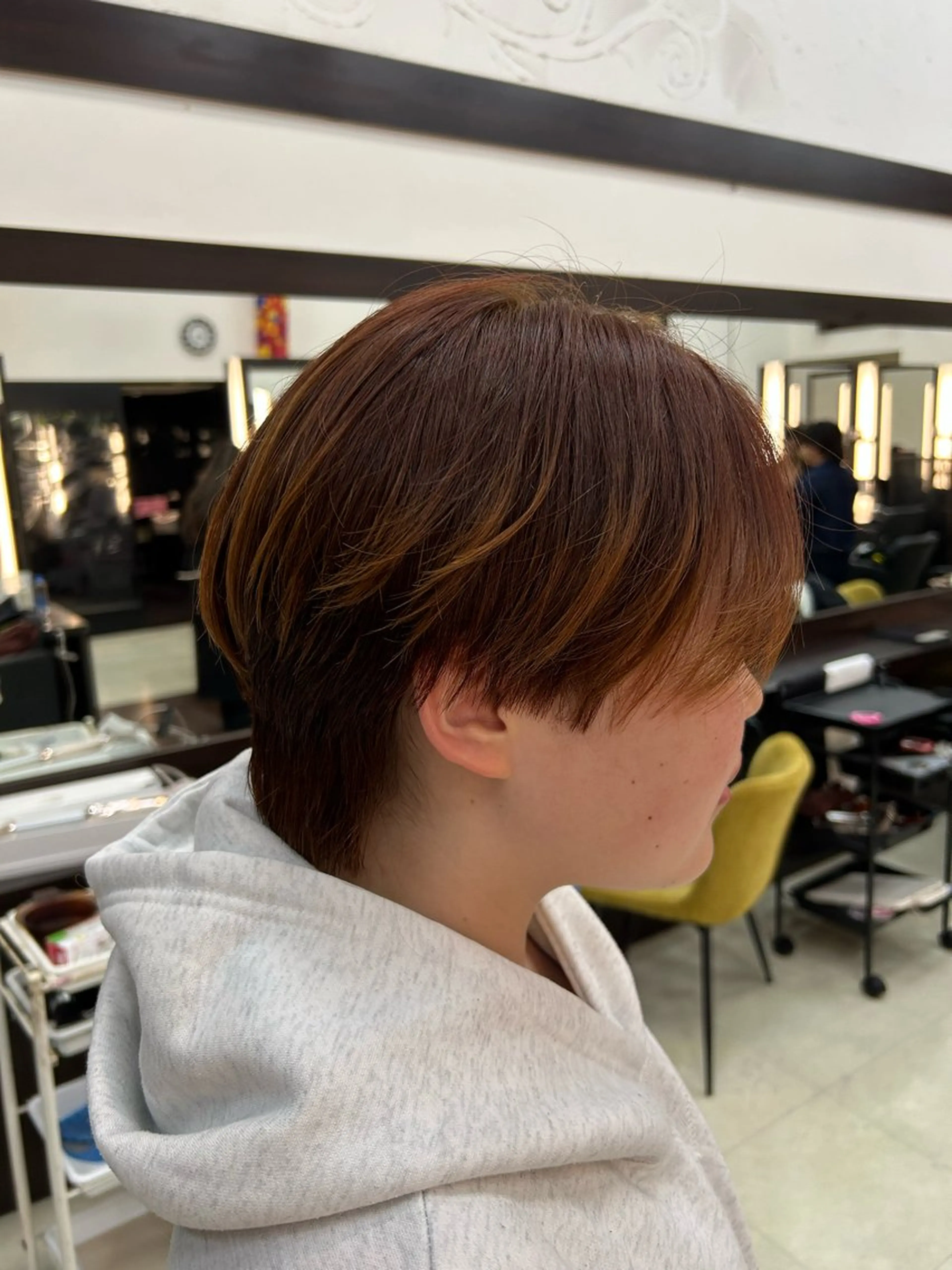 ショート カラー 黒髪 グラデーションカラー MITOMO SHUTOのヘアスタイル