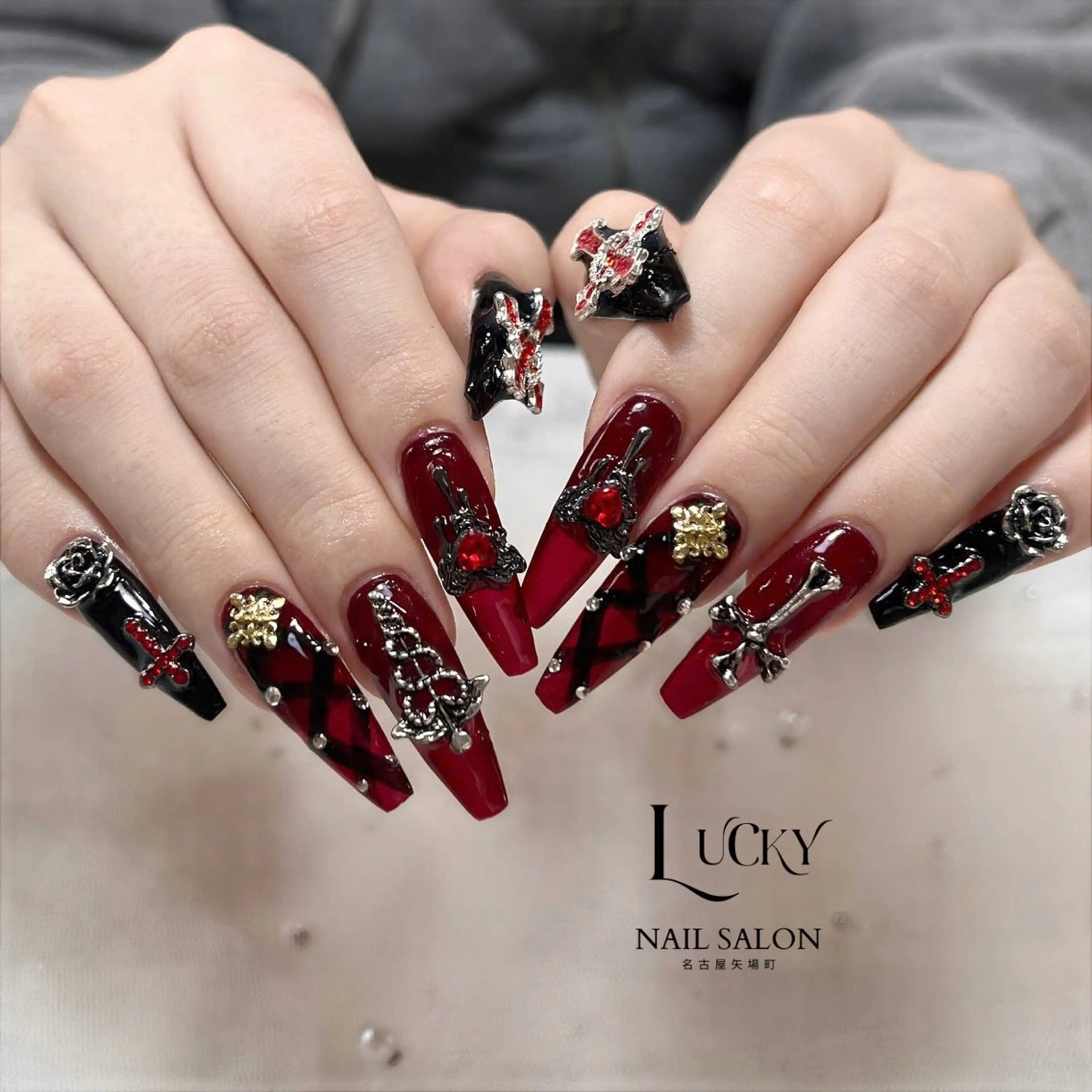 ネイル 長さ出し フットネイル ジェルネイル 韓国ネイル マグネットネイル ハンドネイル Lucky Nail Salonのネイルデザイン